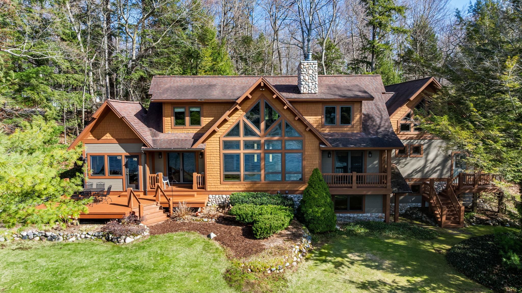 2962 Crescent Shores Drive, Traverse City, MI, 49685-9643