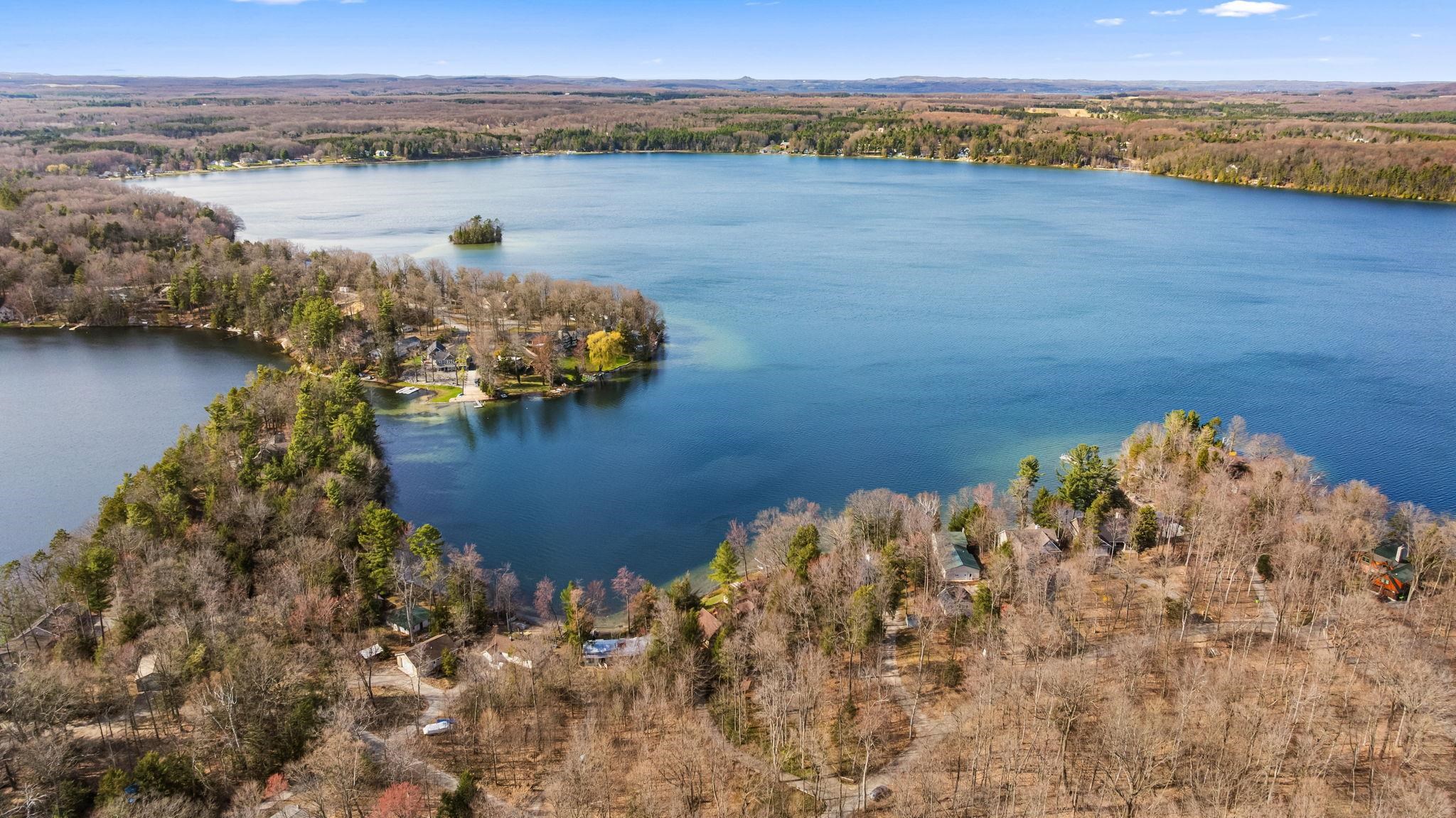 2962 Crescent Shores Drive, Traverse City, MI, 49685-9643