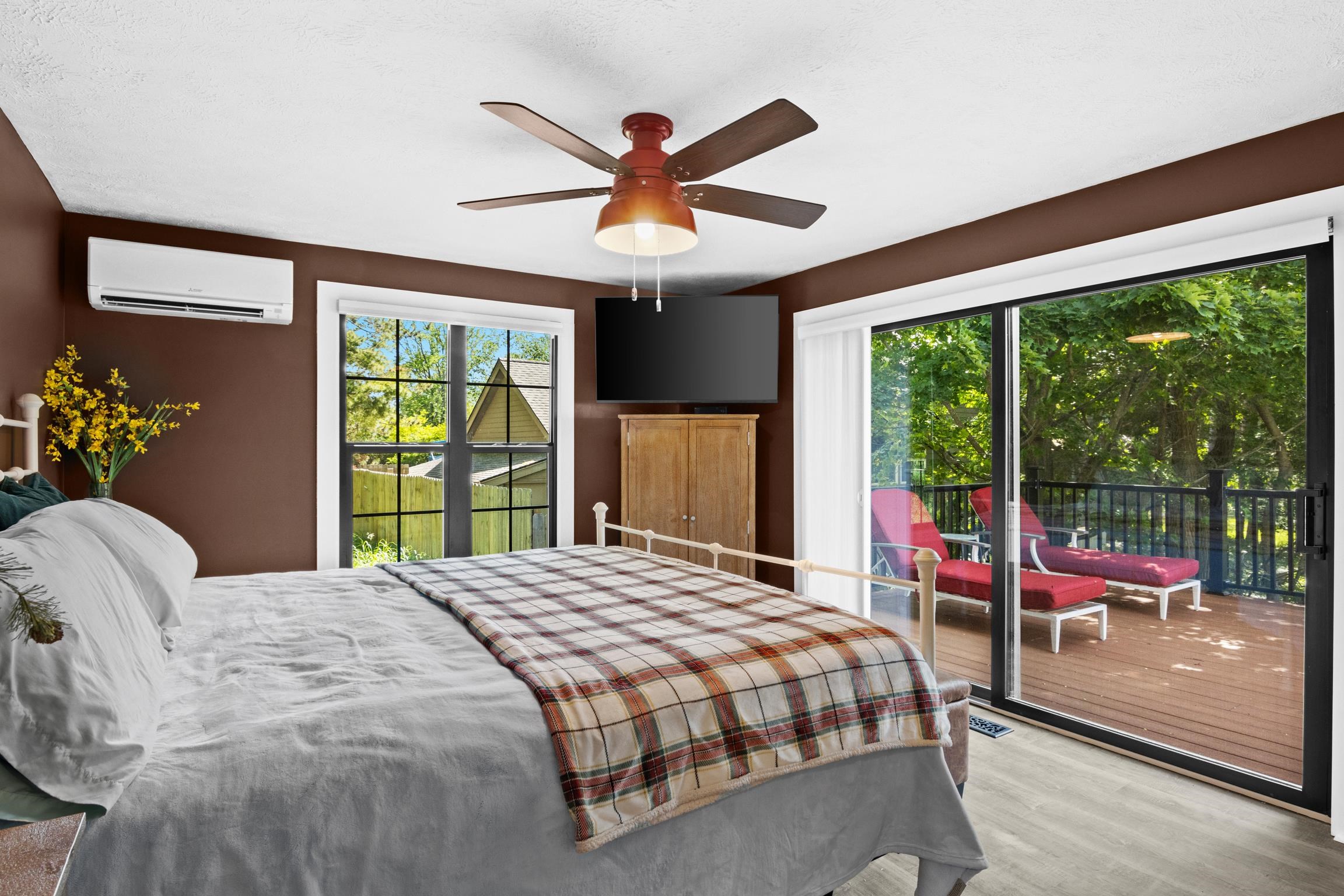 11256 S Lacore Road, Empire, MI, 49630