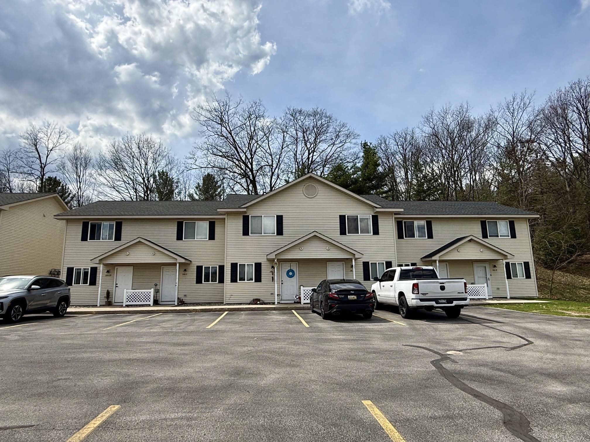 3817 Vale Drive, Traverse City, MI, 49686