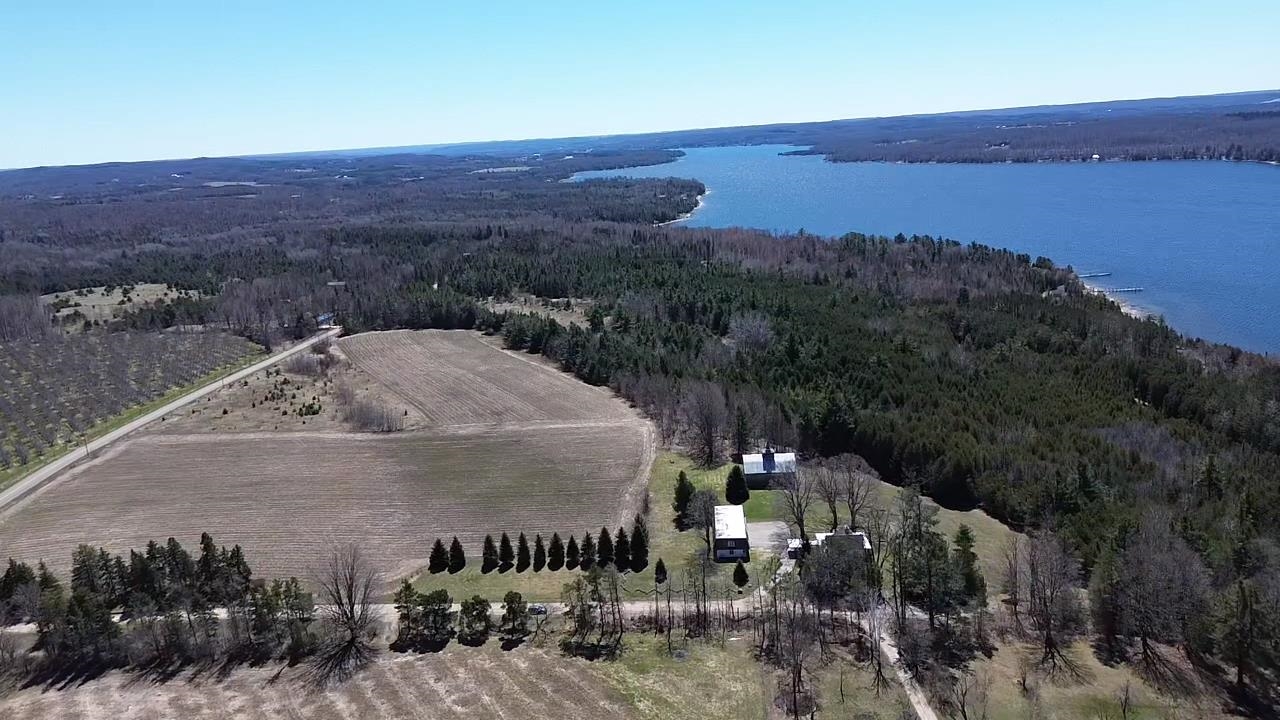 8952 Ridge Road, East Jordan, MI, 49727-9529
