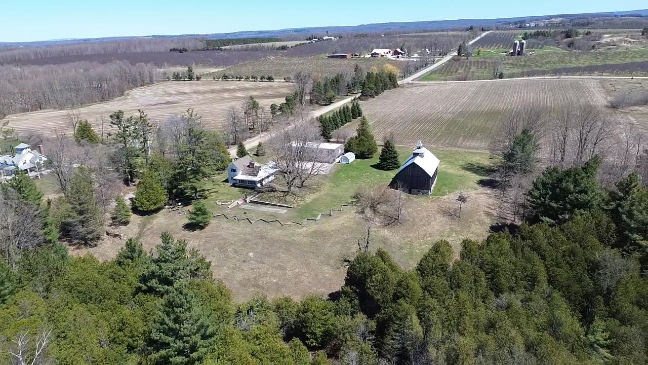 8952 Ridge Road, East Jordan, MI, 49727-9529
