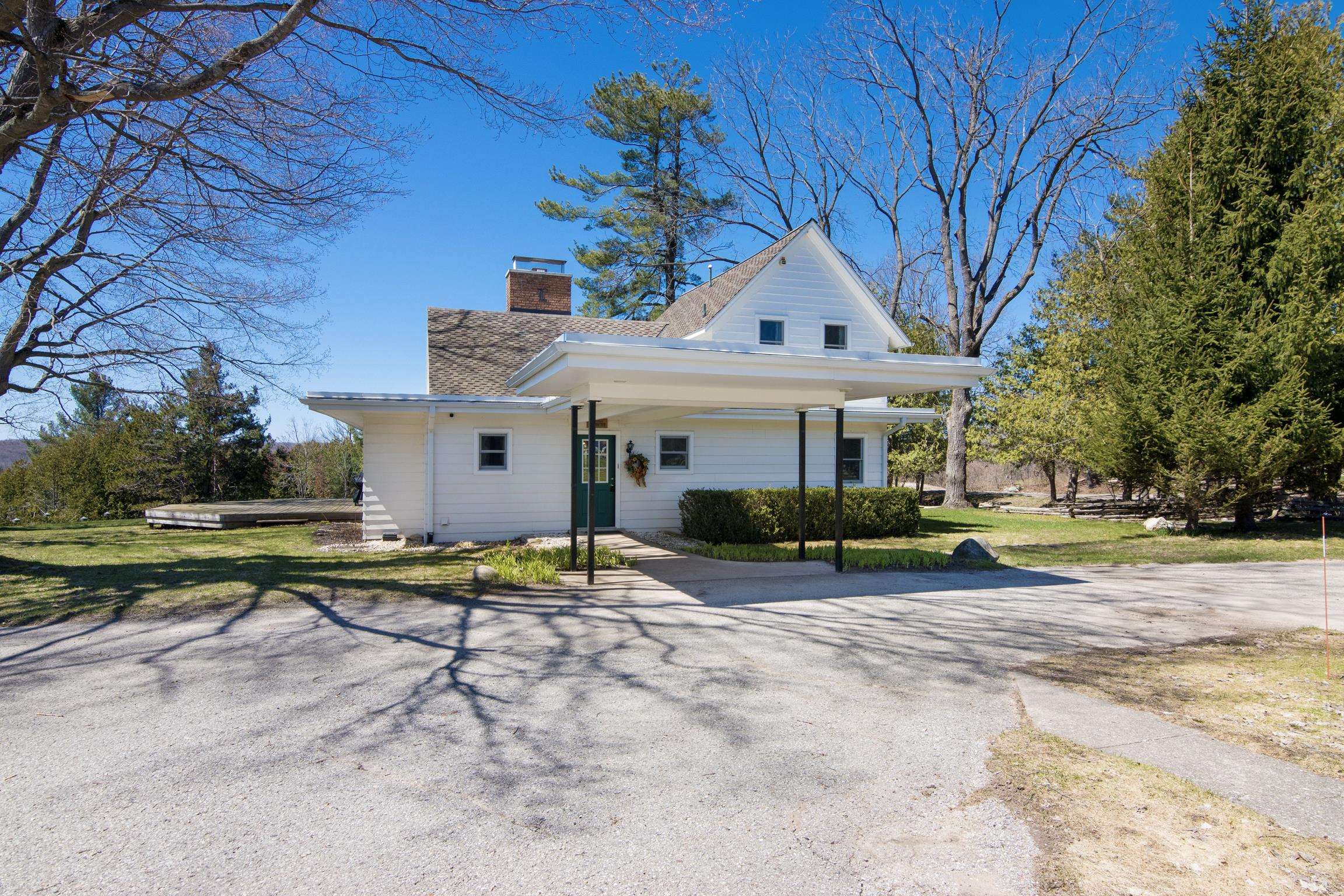 8952 Ridge Road, East Jordan, MI, 49727-9529