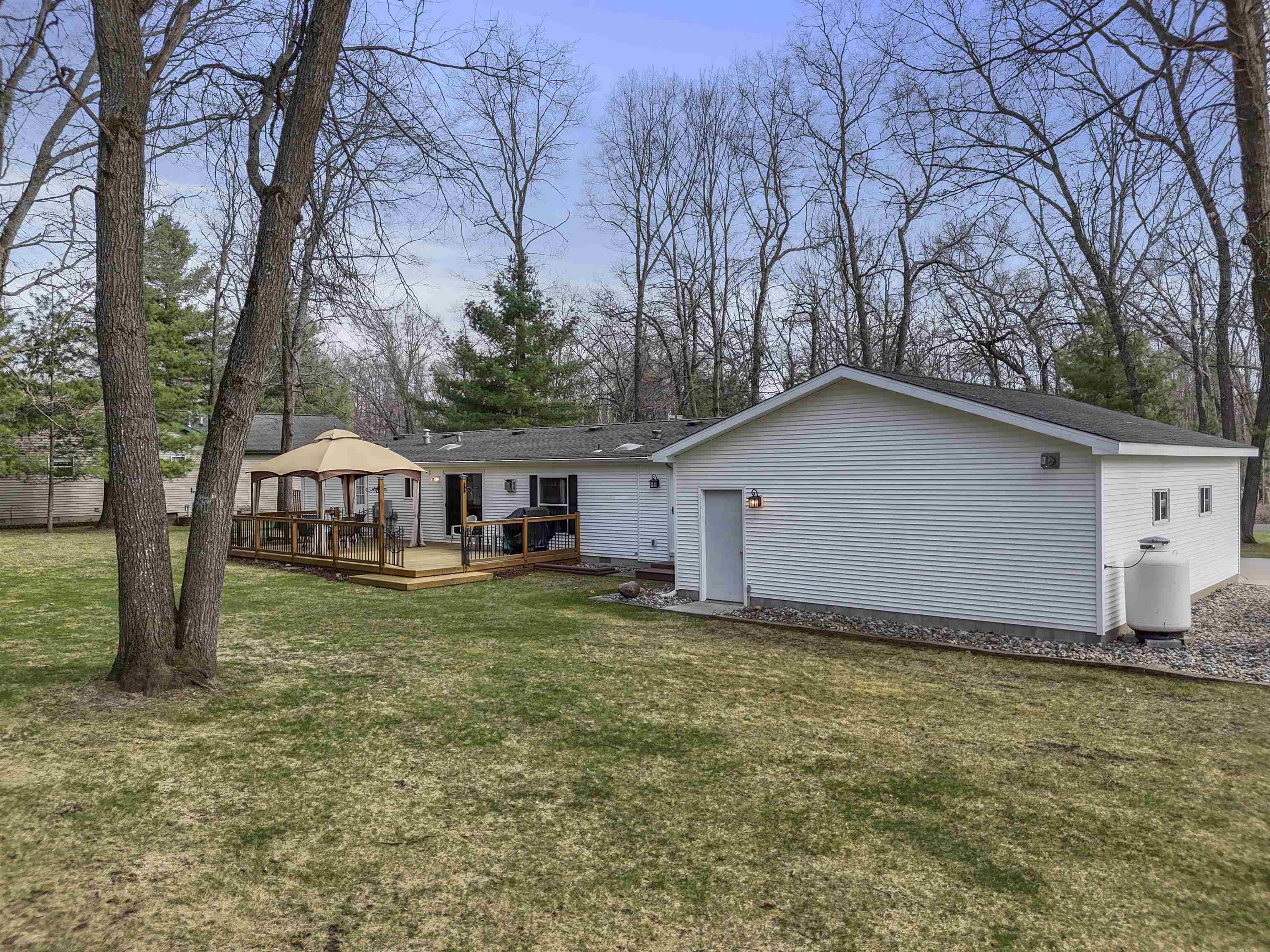 202 Forestville Road, Houghton Lake, MI, 48629