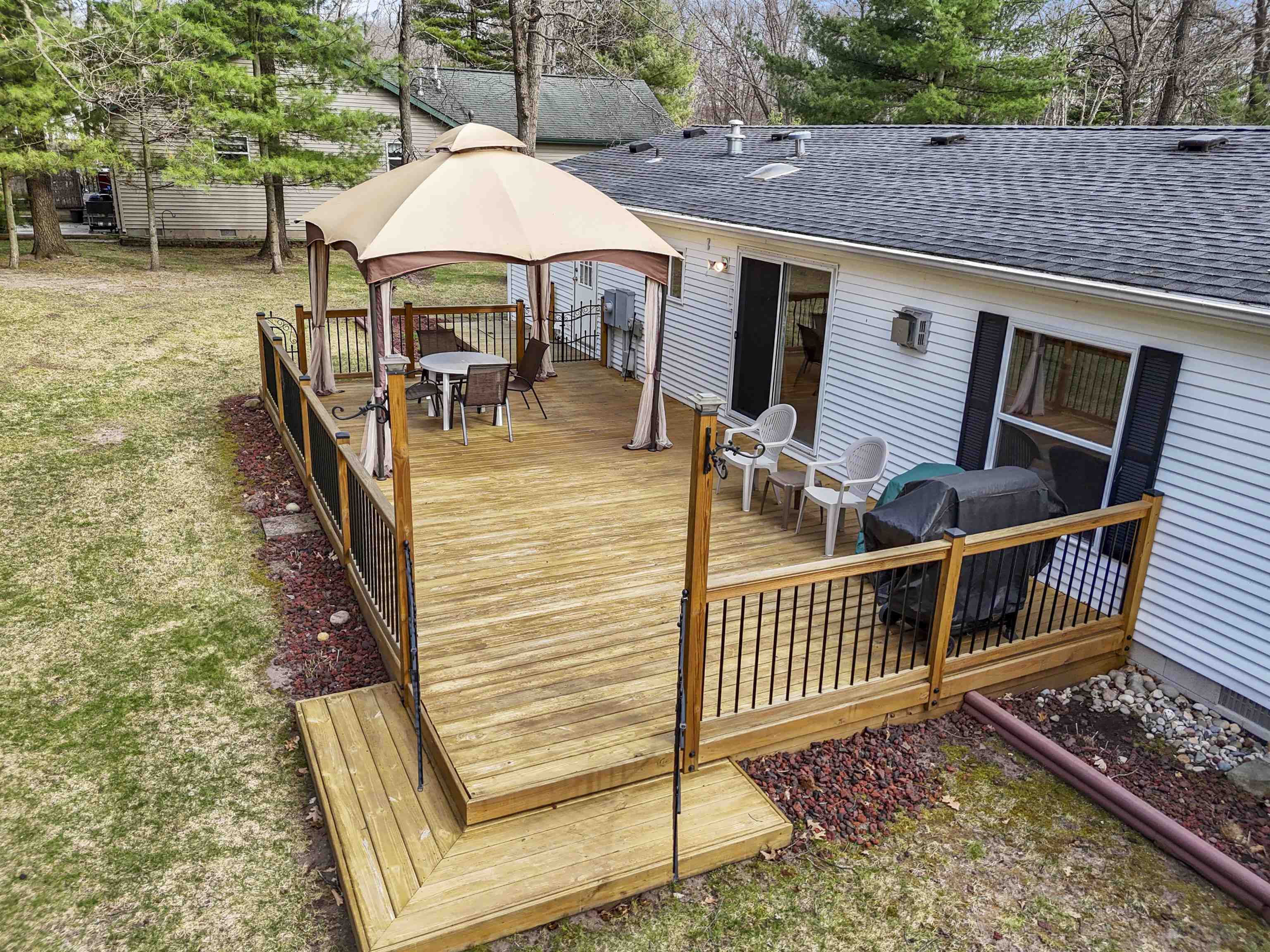 202 Forestville Road, Houghton Lake, MI, 48629