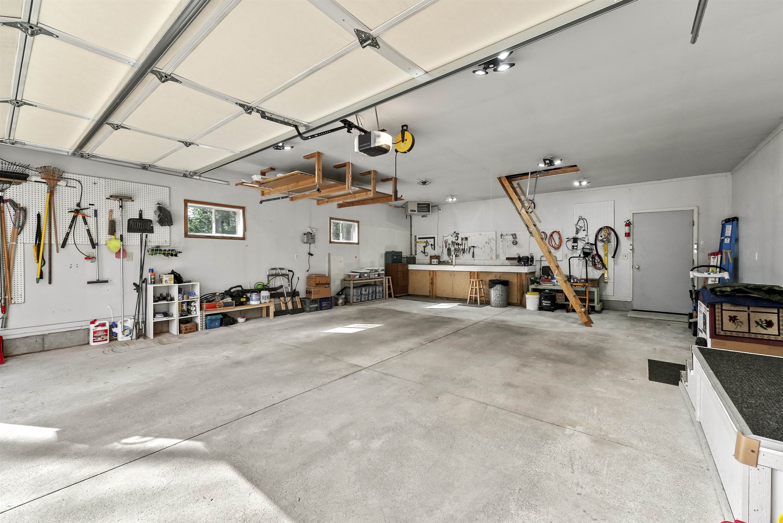 202 Forestville Road, Houghton Lake, MI, 48629