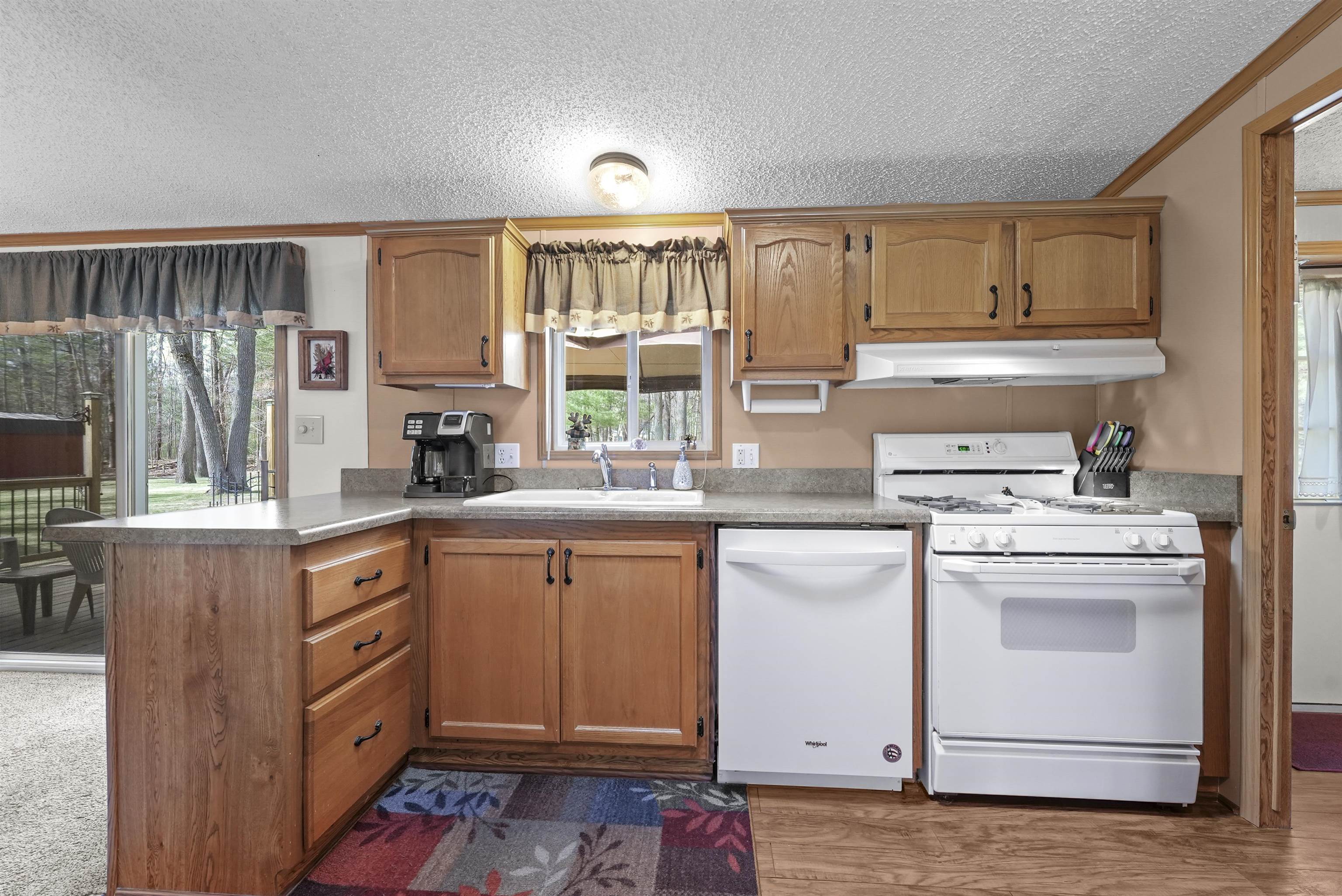 202 Forestville Road, Houghton Lake, MI, 48629