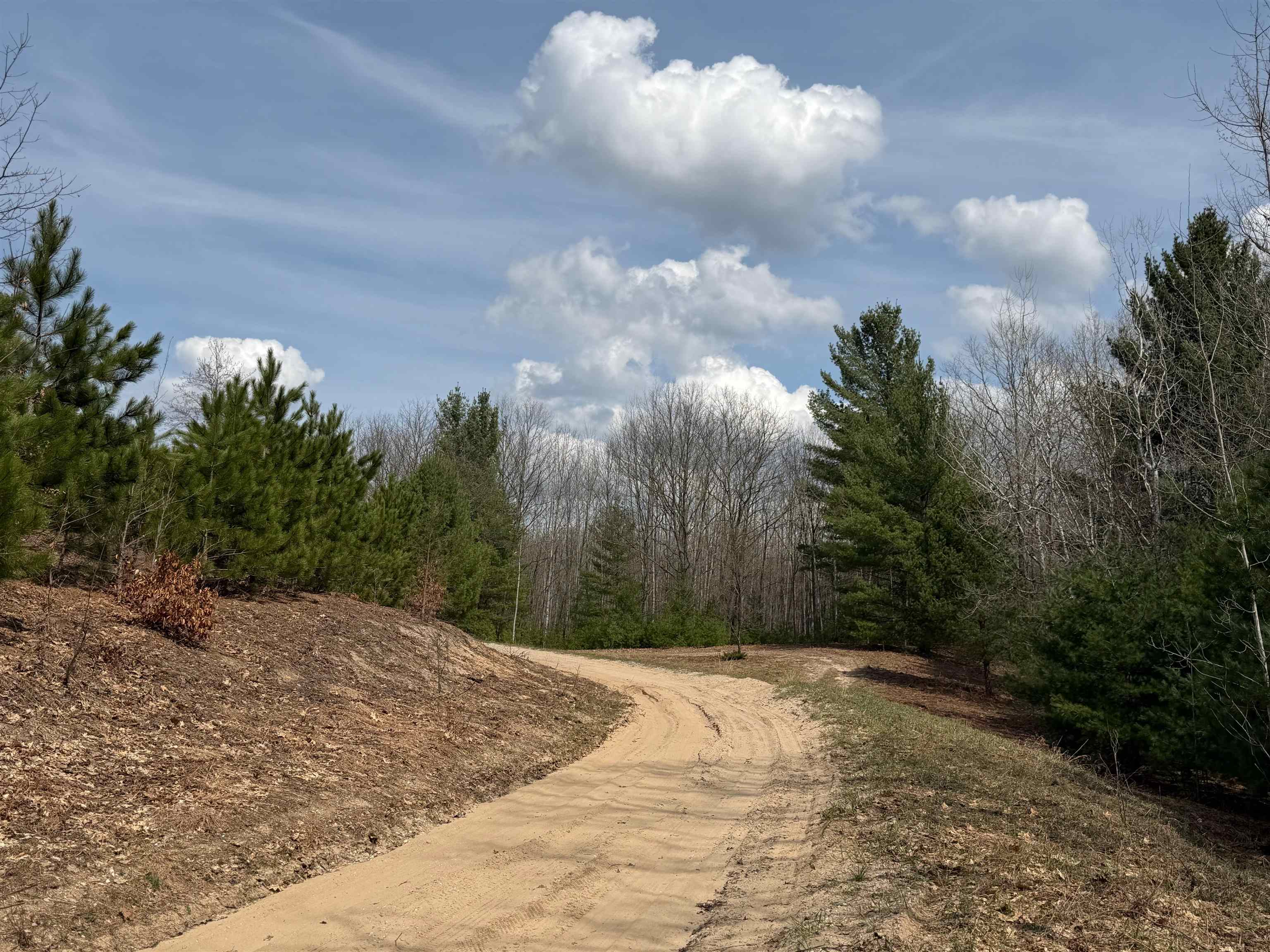 Hoosier Valley Road, Traverse City, MI, 49685