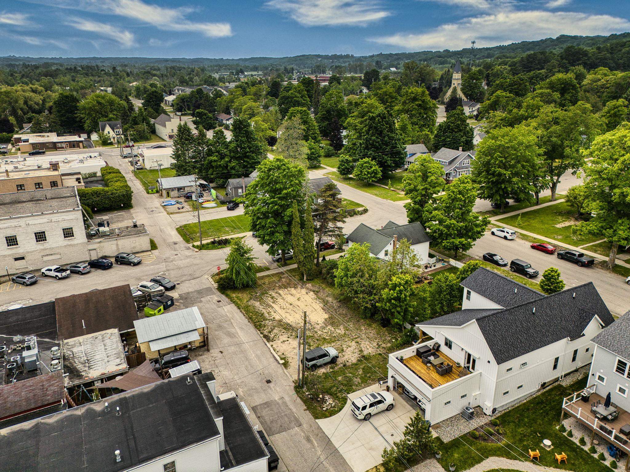 112 W Madison Avenue, Suttons Bay, MI, 49682