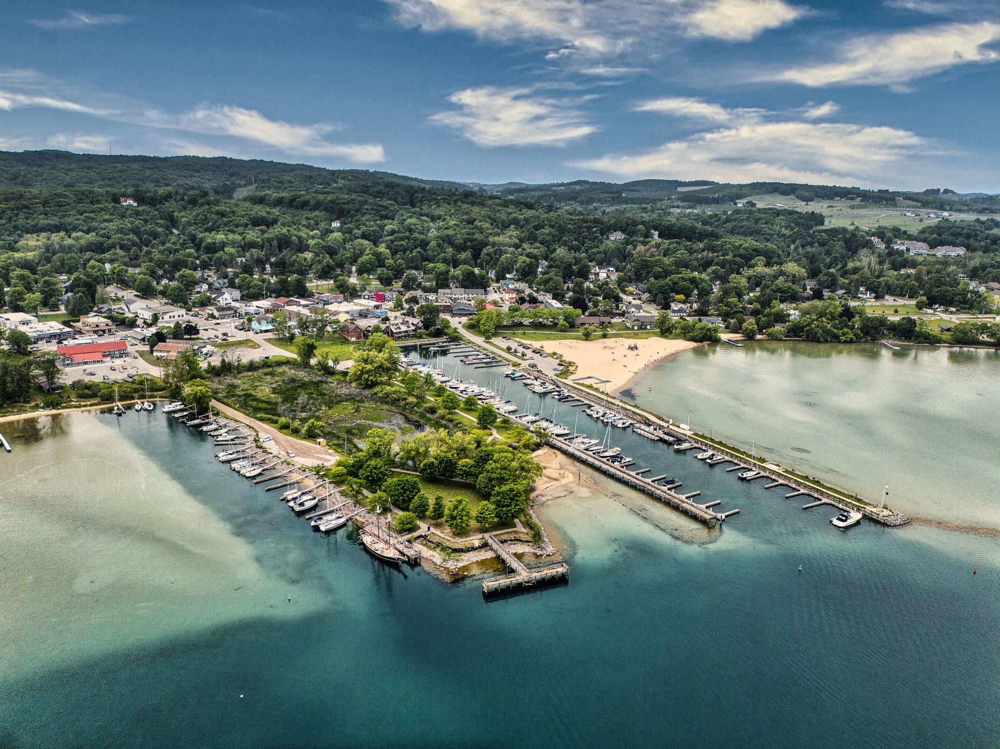 112 W Madison Avenue, Suttons Bay, MI, 49682