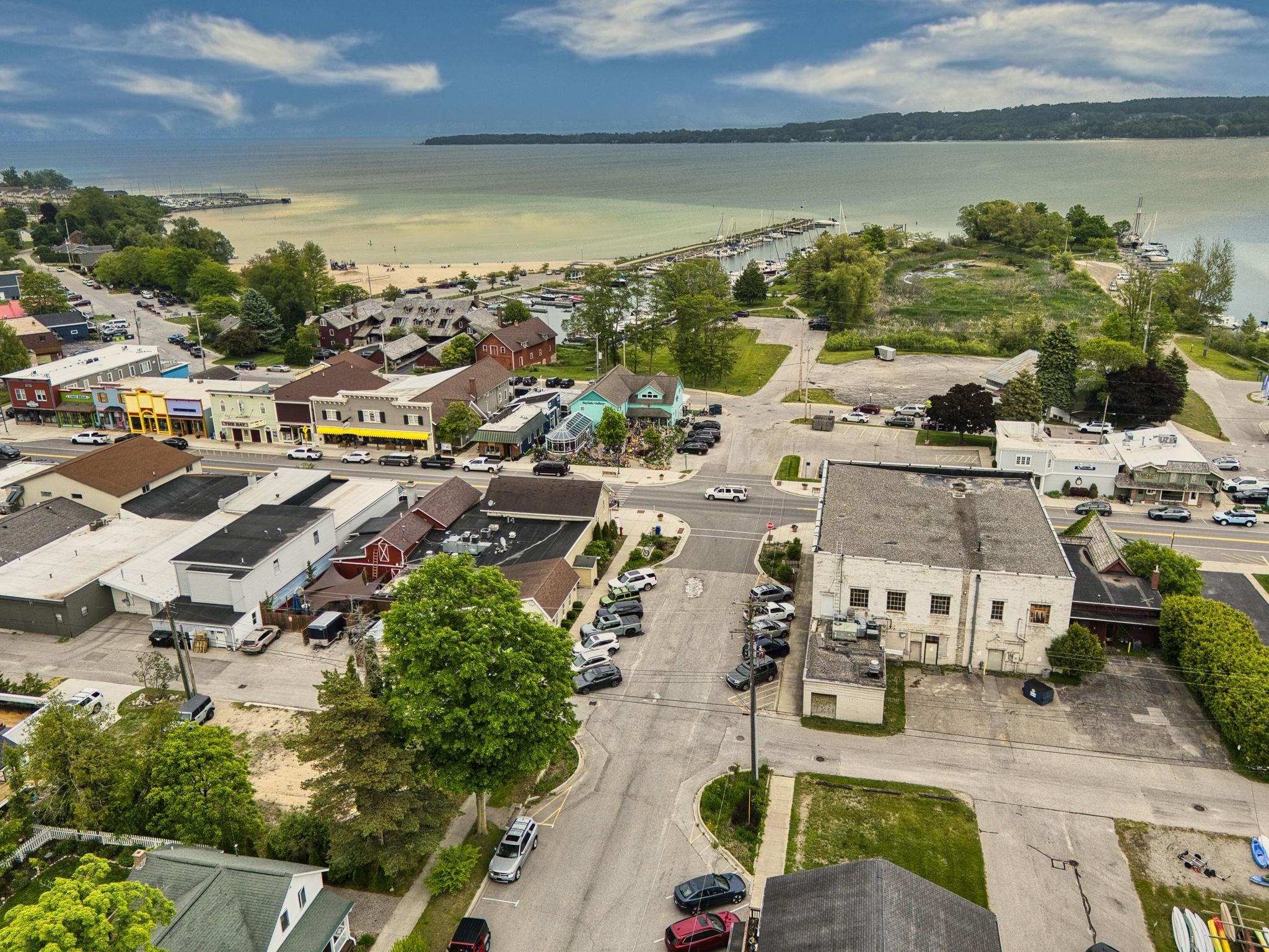 112 W Madison Avenue, Suttons Bay, MI, 49682