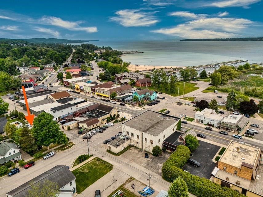 112 W Madison Avenue, Suttons Bay, MI, 49682