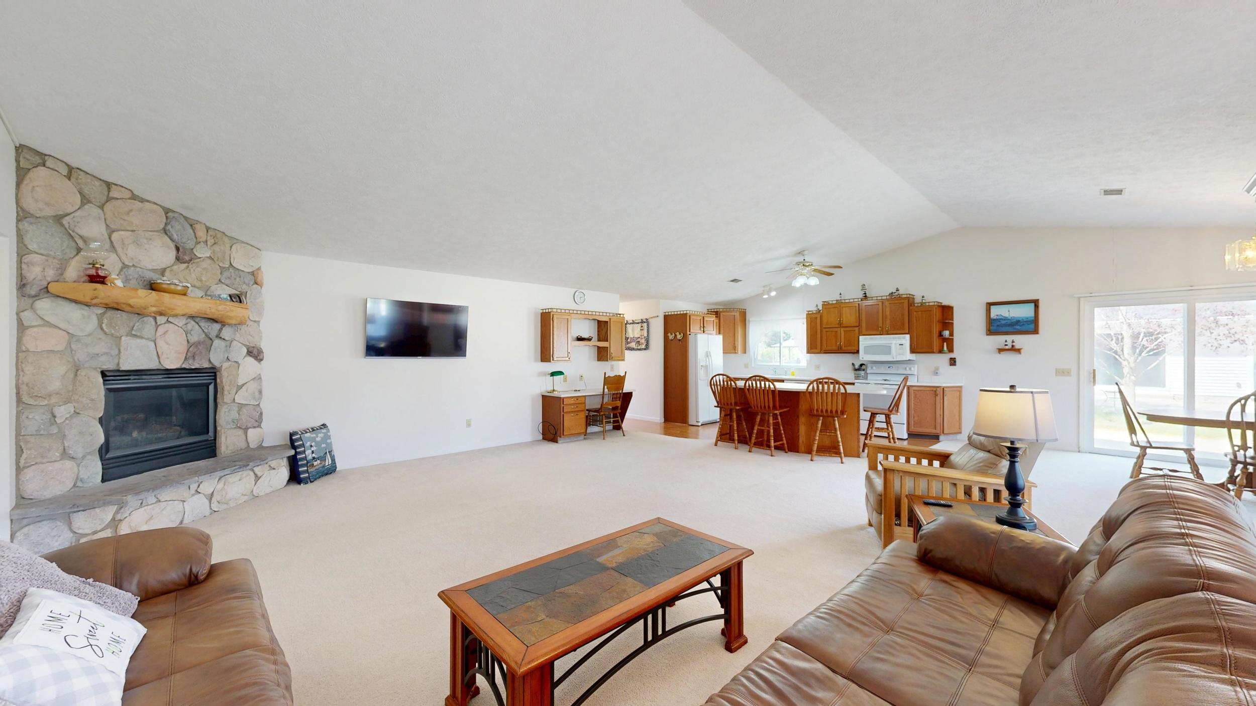 Homes for sale in Lake Isabella, MI | 1239 Clubhouse Dr, Lake Isabella, MI 48893 | MLS# 80067837