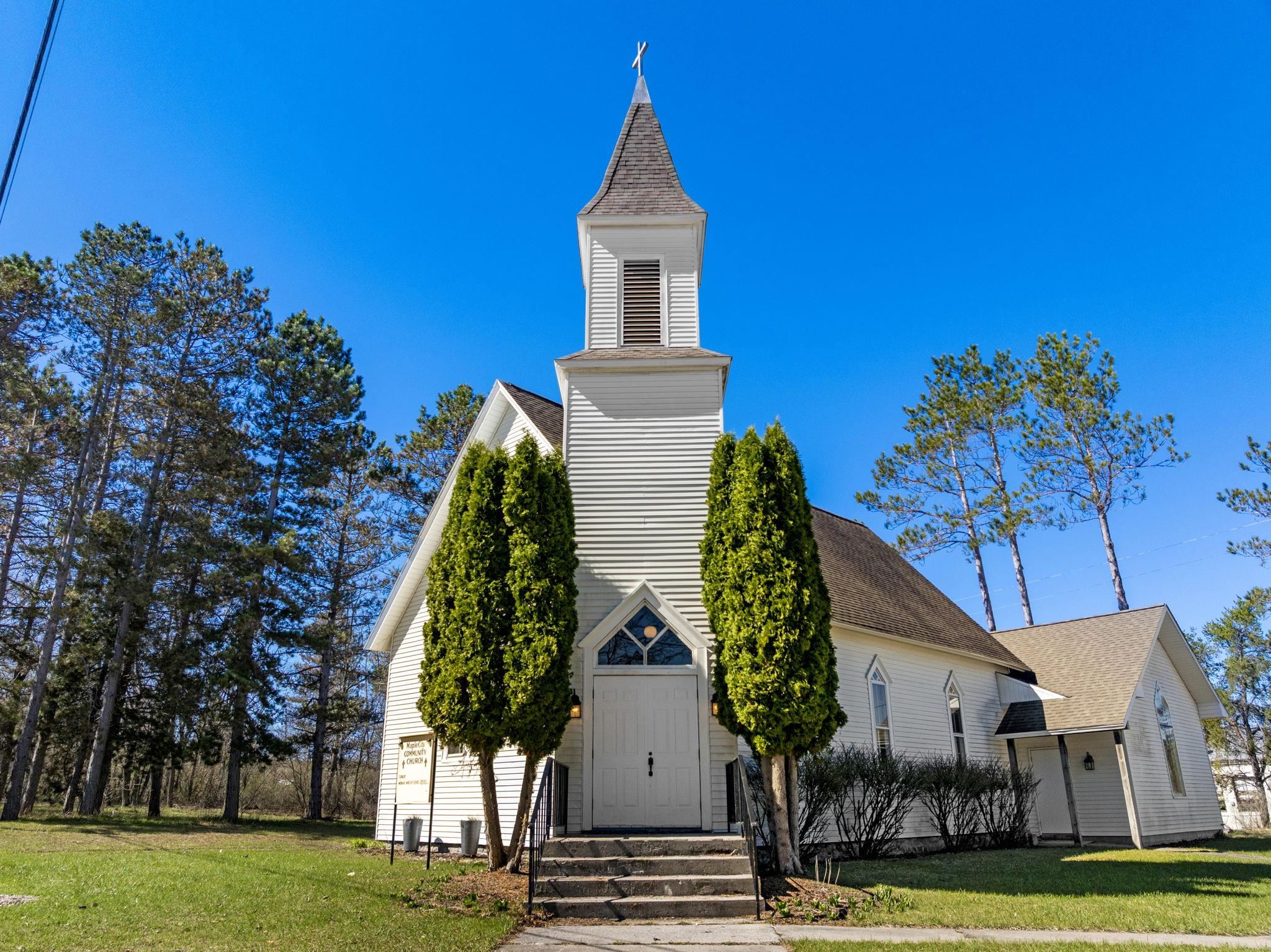 89 W Church Street, Maple City, MI, 49664