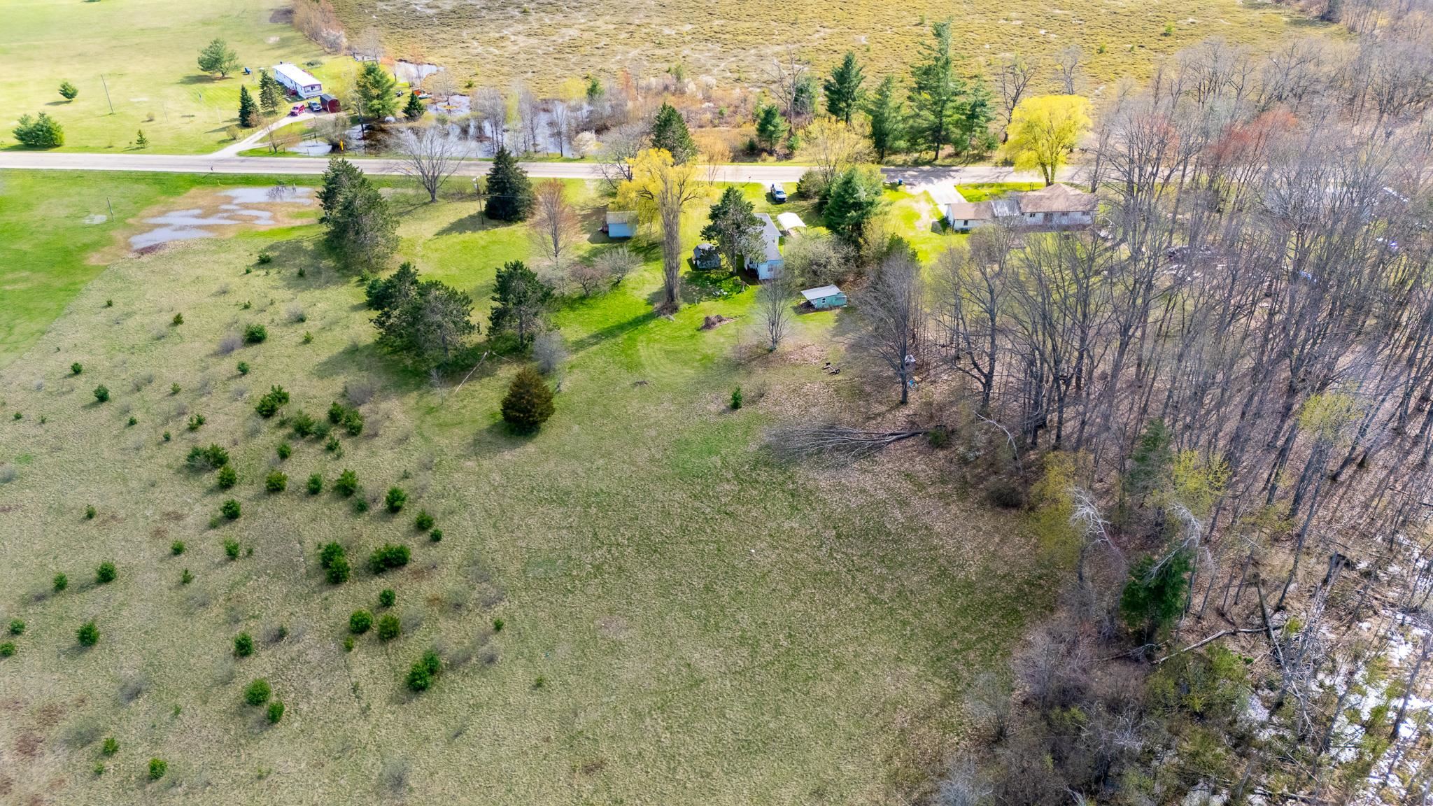 612 Michelson Drive, Houghton Lake, MI, 48629