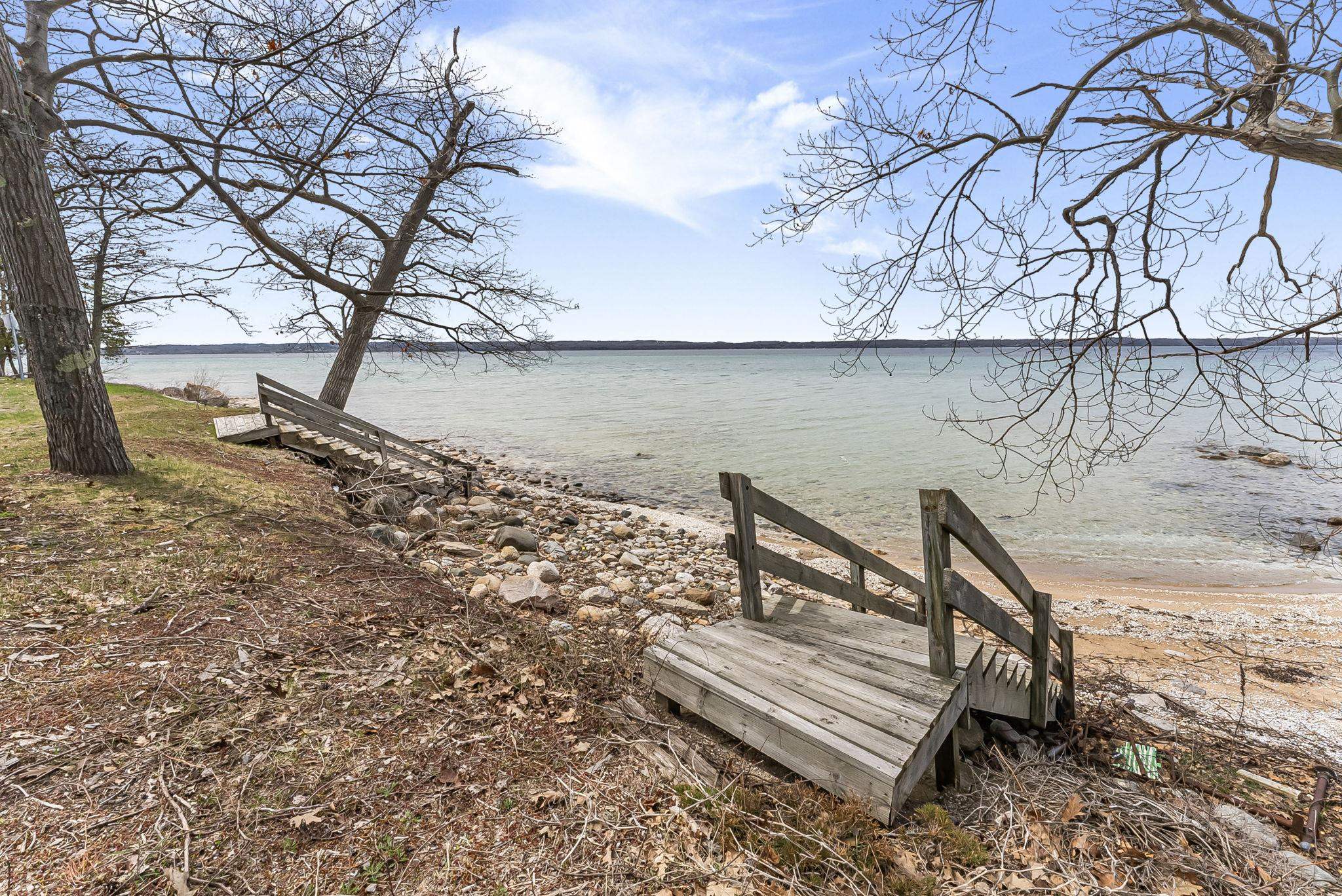 9006 Peninsula Drive, Traverse City, MI, 49686