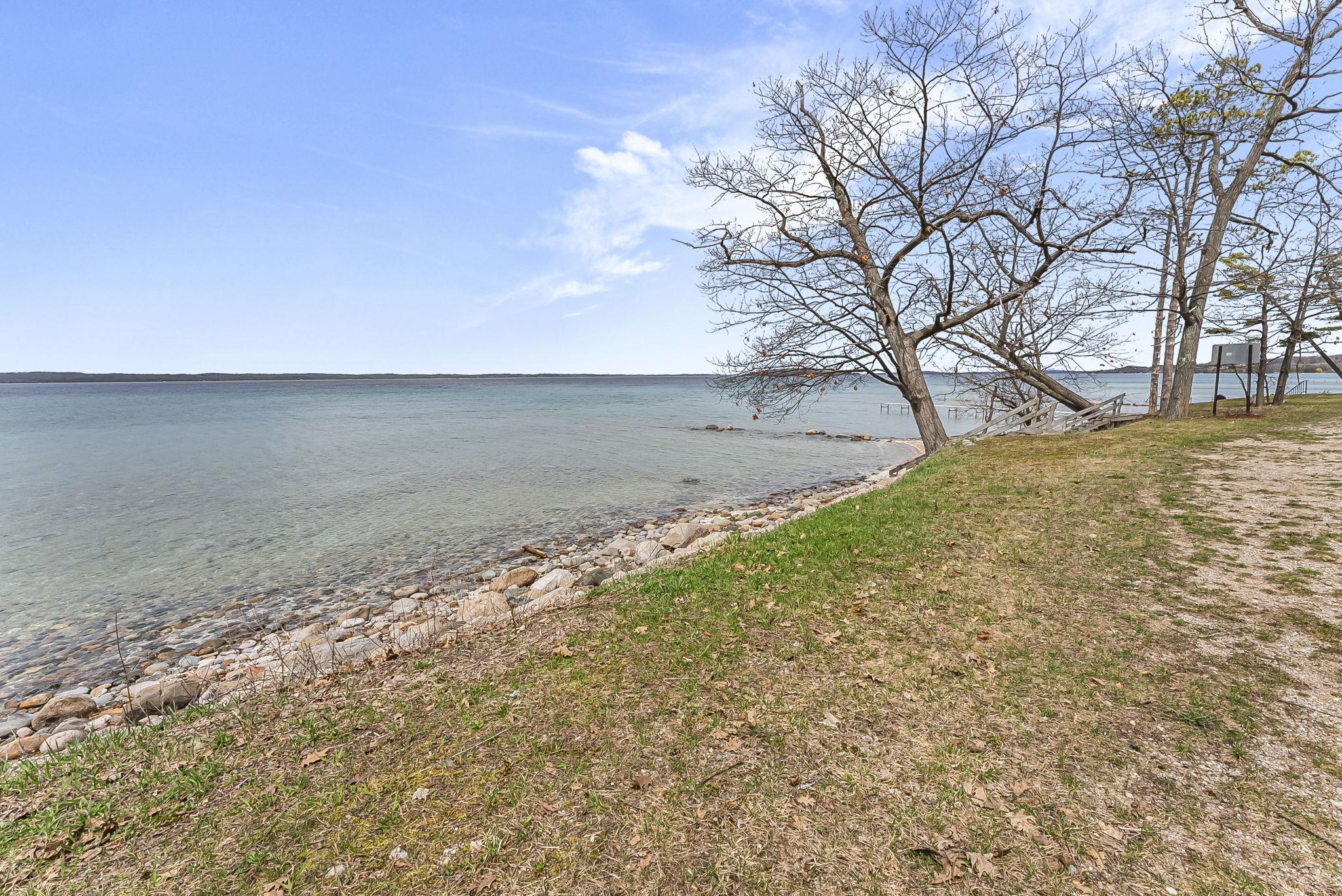 9006 Peninsula Drive, Traverse City, MI, 49686