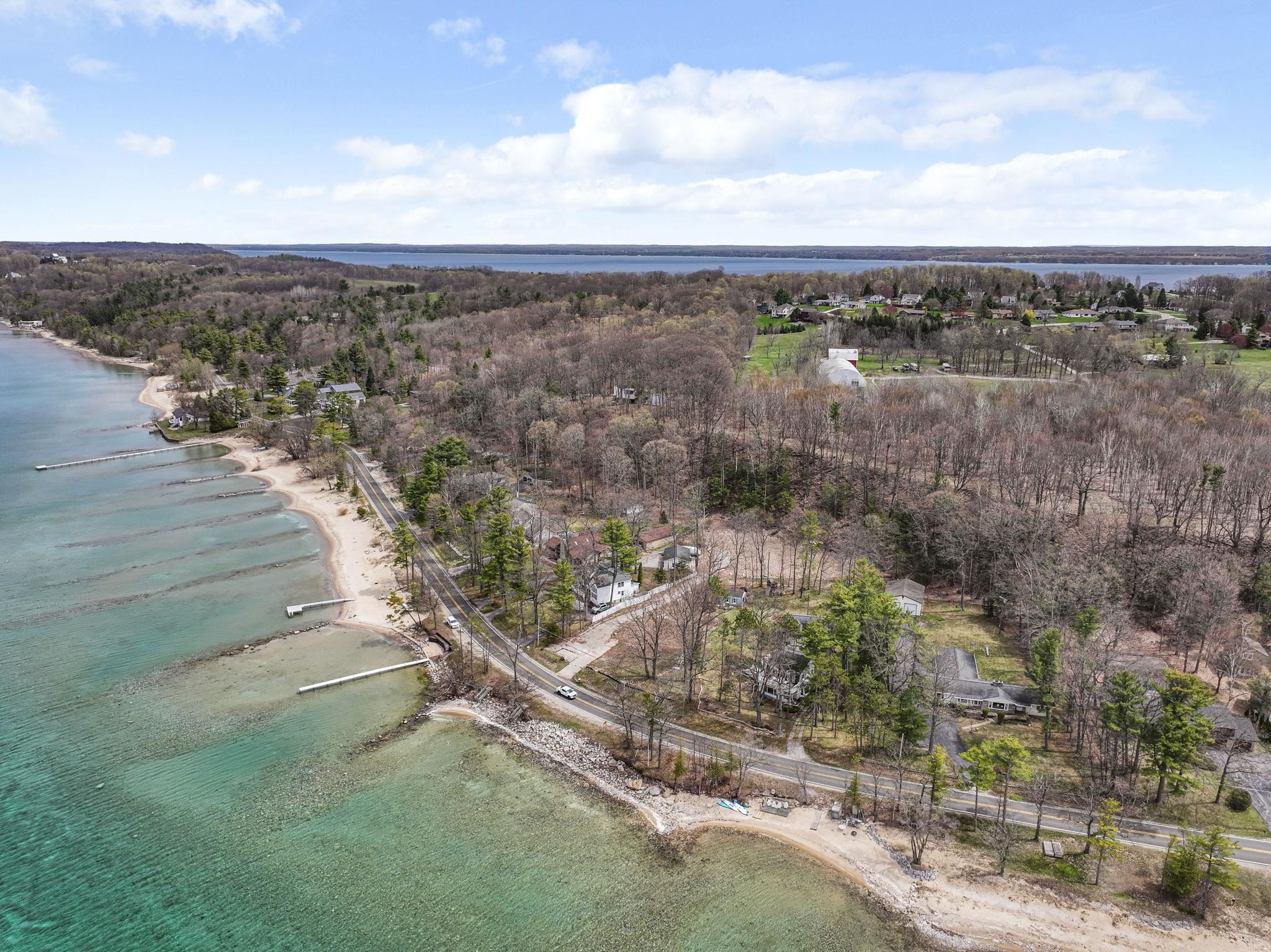 9006 Peninsula Drive, Traverse City, MI, 49686