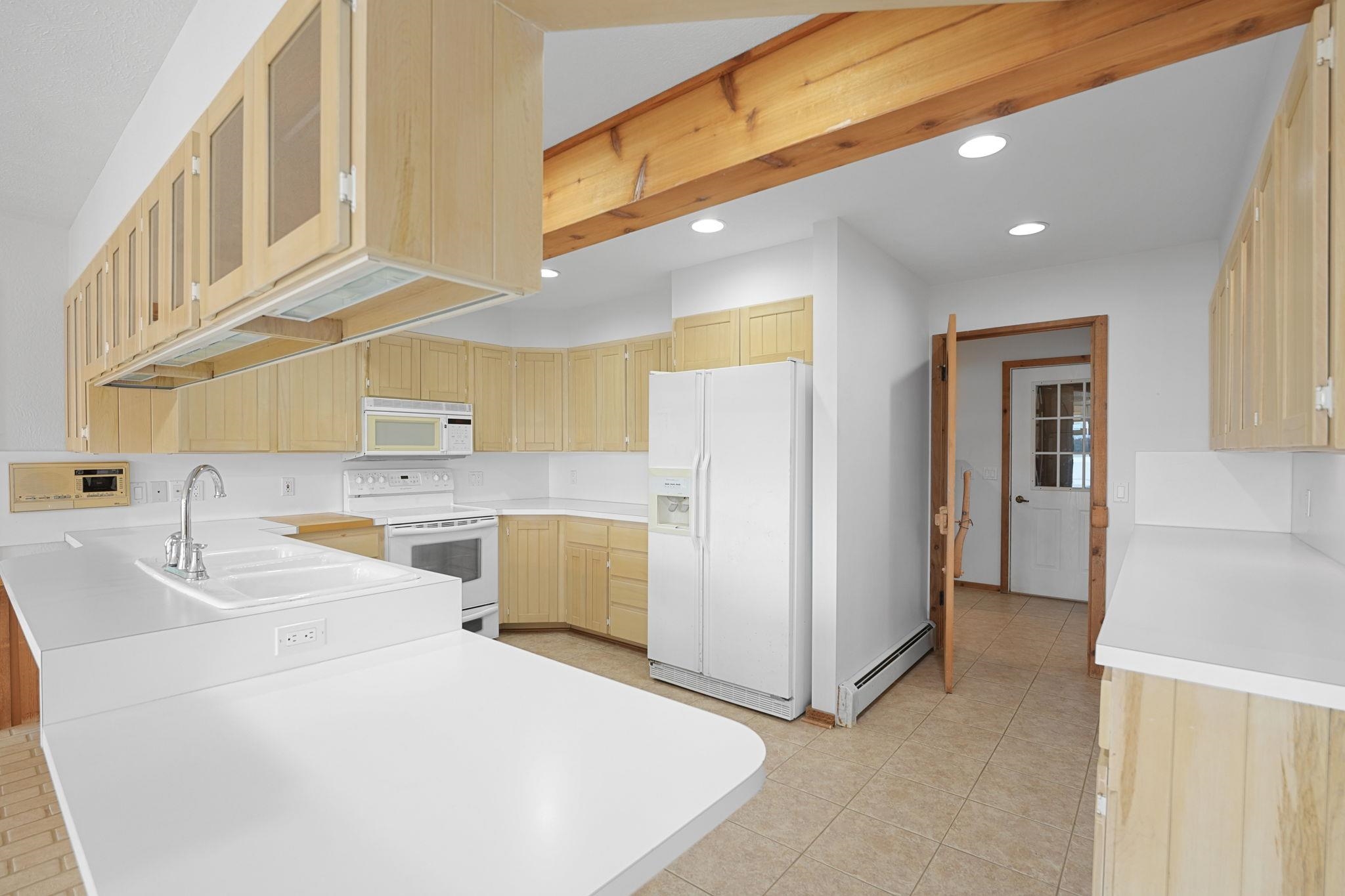 45 W Traverse Lake Road, Maple City, MI, 49664