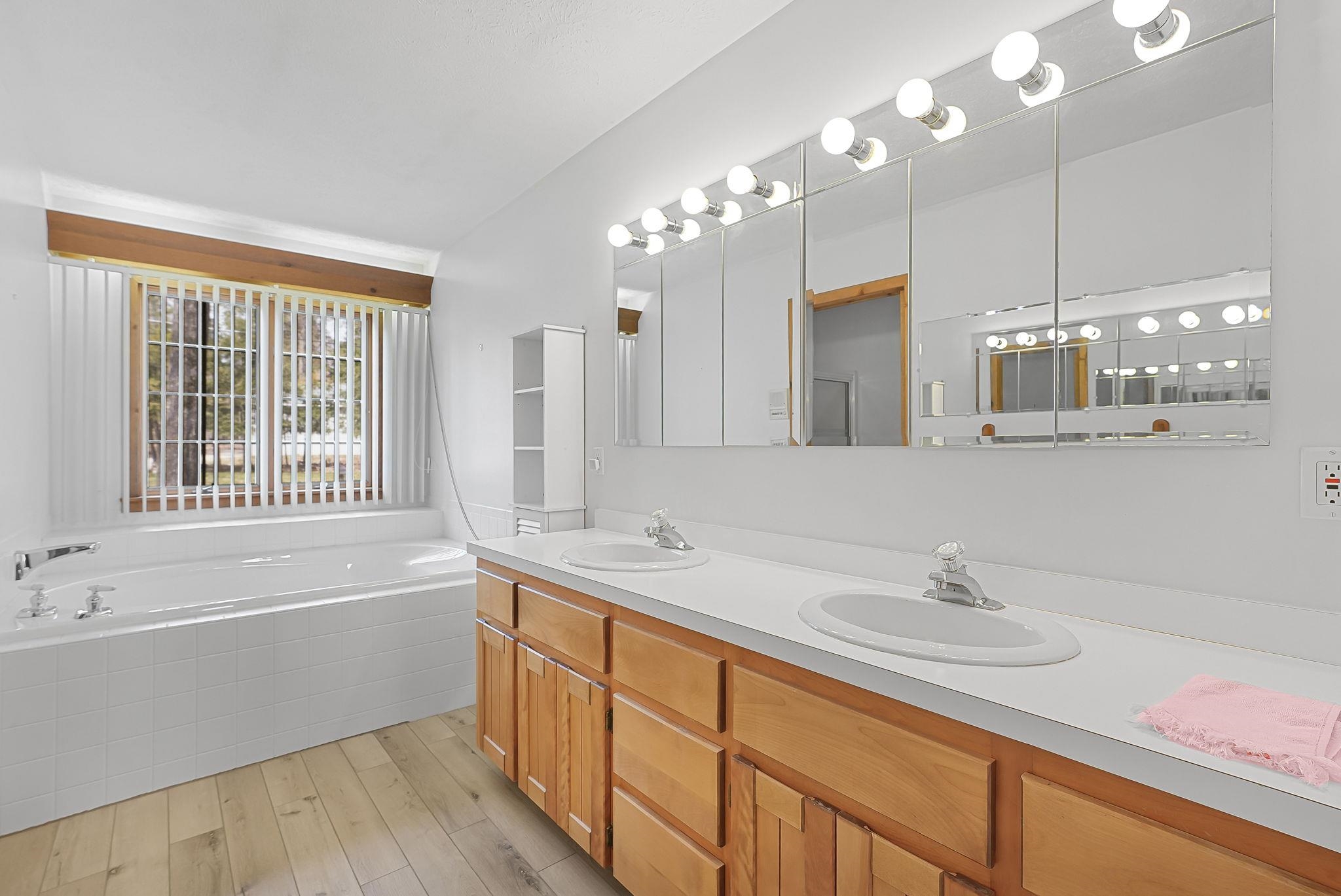 45 W Traverse Lake Road, Maple City, MI, 49664