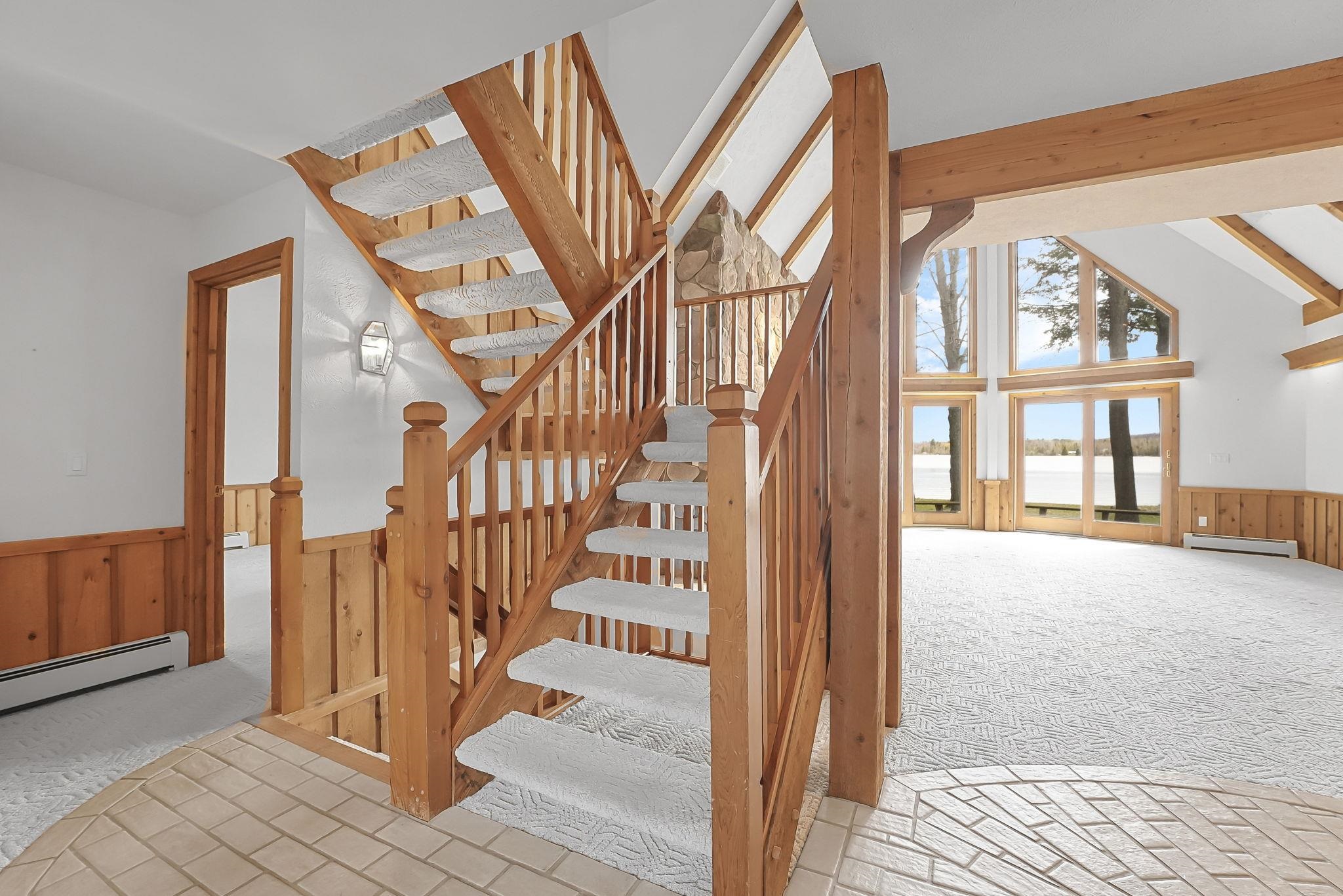 45 W Traverse Lake Road, Maple City, MI, 49664