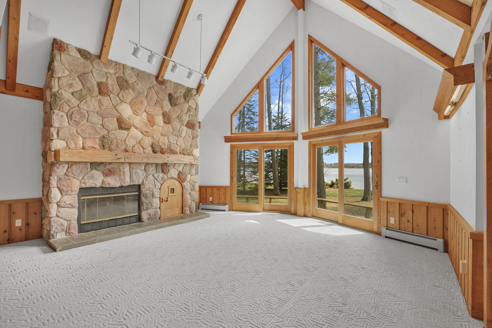 45 W Traverse Lake Road, Maple City, MI, 49664