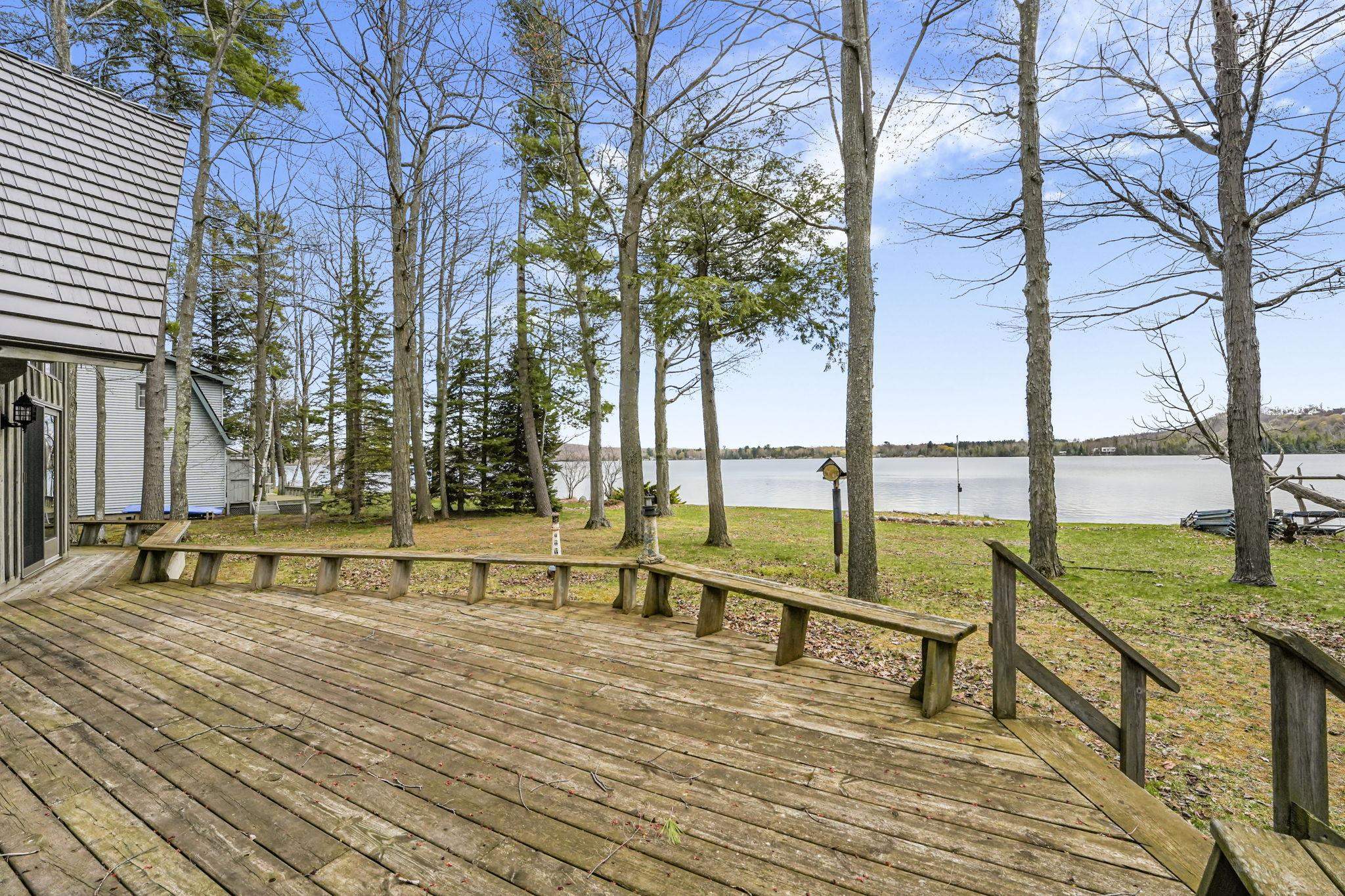 45 W Traverse Lake Road, Maple City, MI, 49664