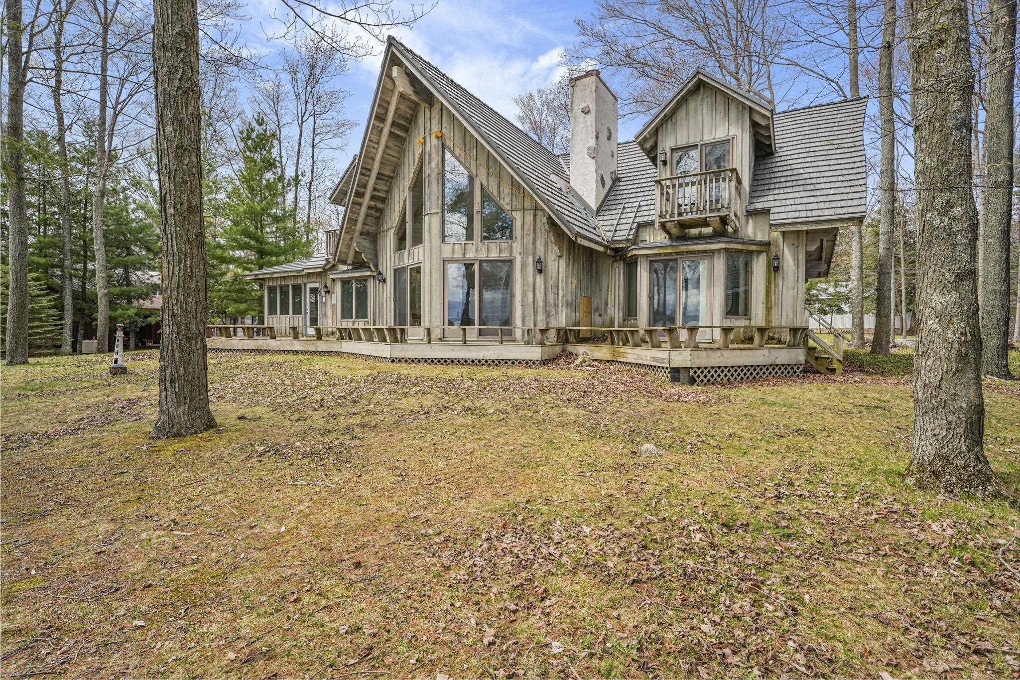 45 W Traverse Lake Road, Maple City, MI, 49664