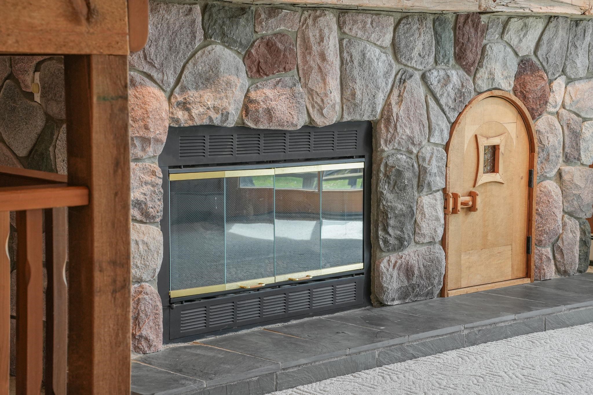 45 W Traverse Lake Road, Maple City, MI, 49664