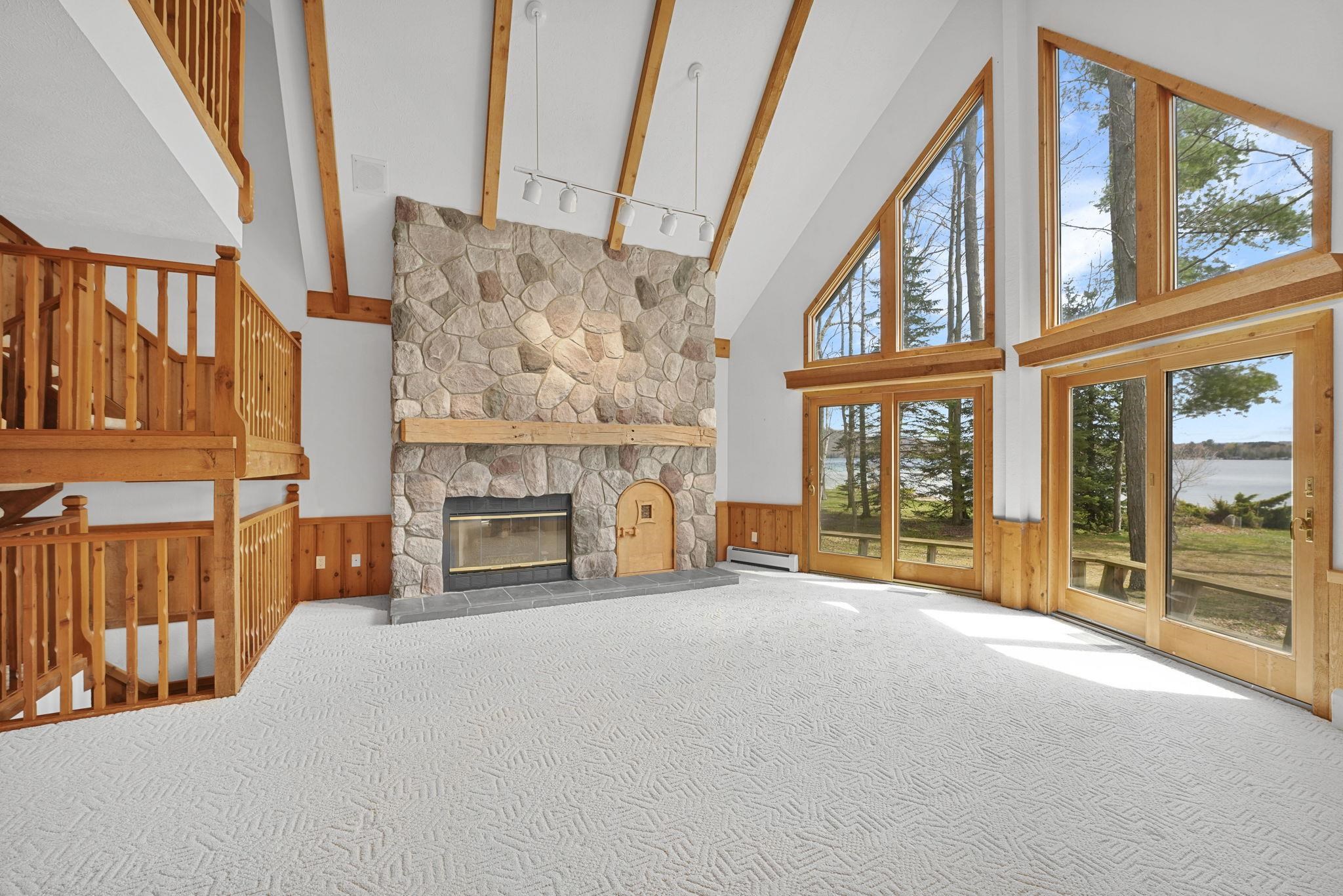 45 W Traverse Lake Road, Maple City, MI, 49664