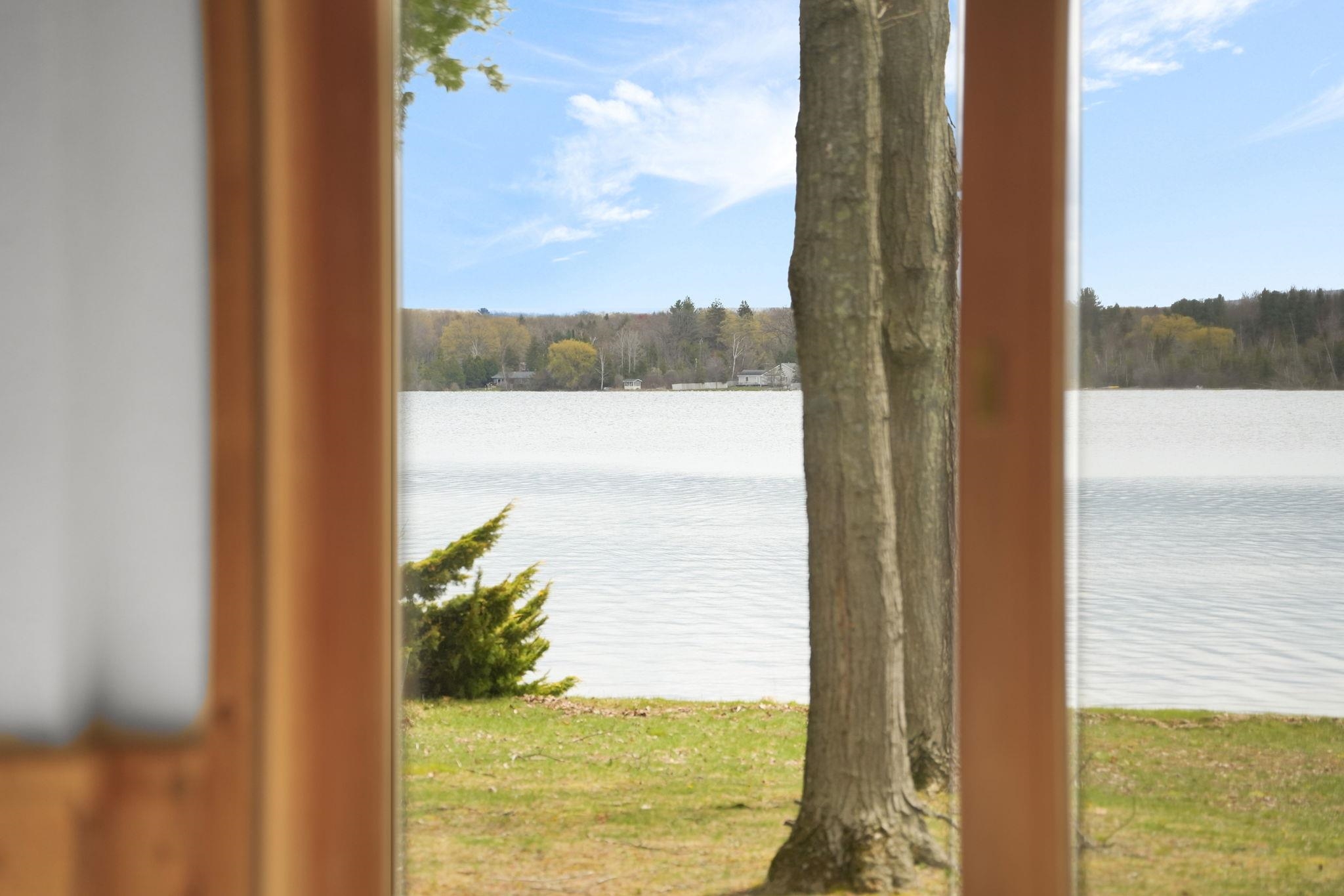 45 W Traverse Lake Road, Maple City, MI, 49664