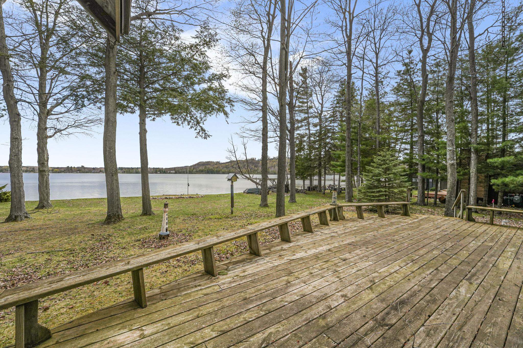 45 W Traverse Lake Road, Maple City, MI, 49664