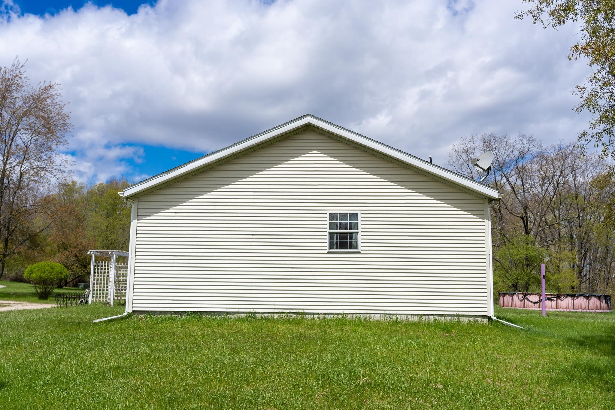 464 N Rolland Road, Weidman, MI, 48893