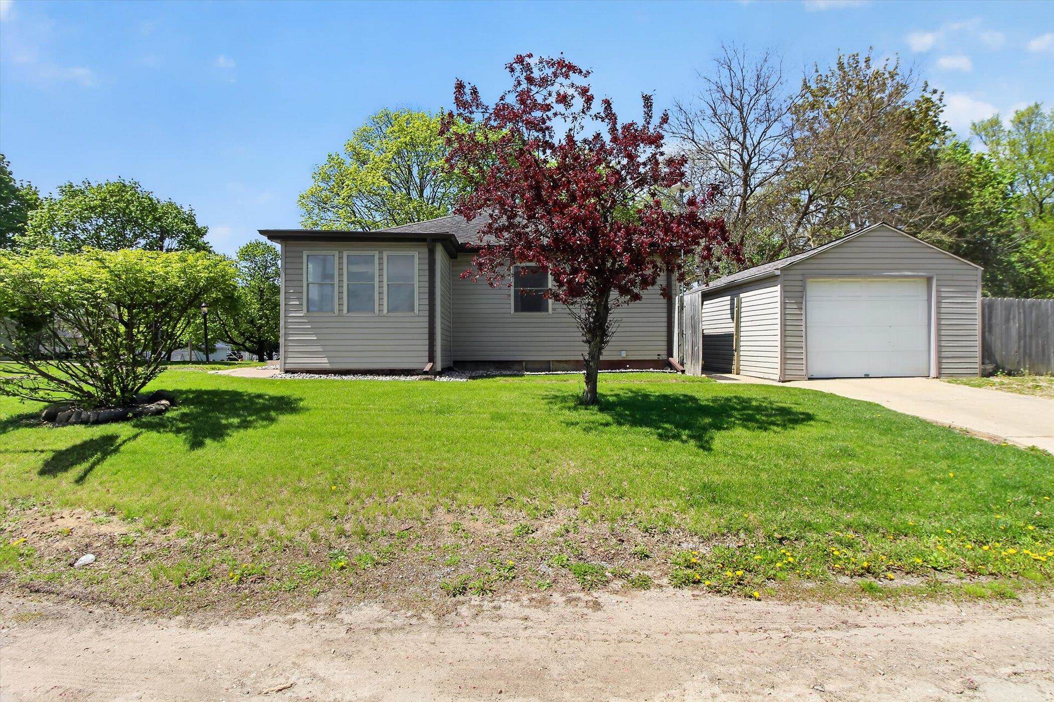 417 Washington Avenue, Alma, MI, 48801