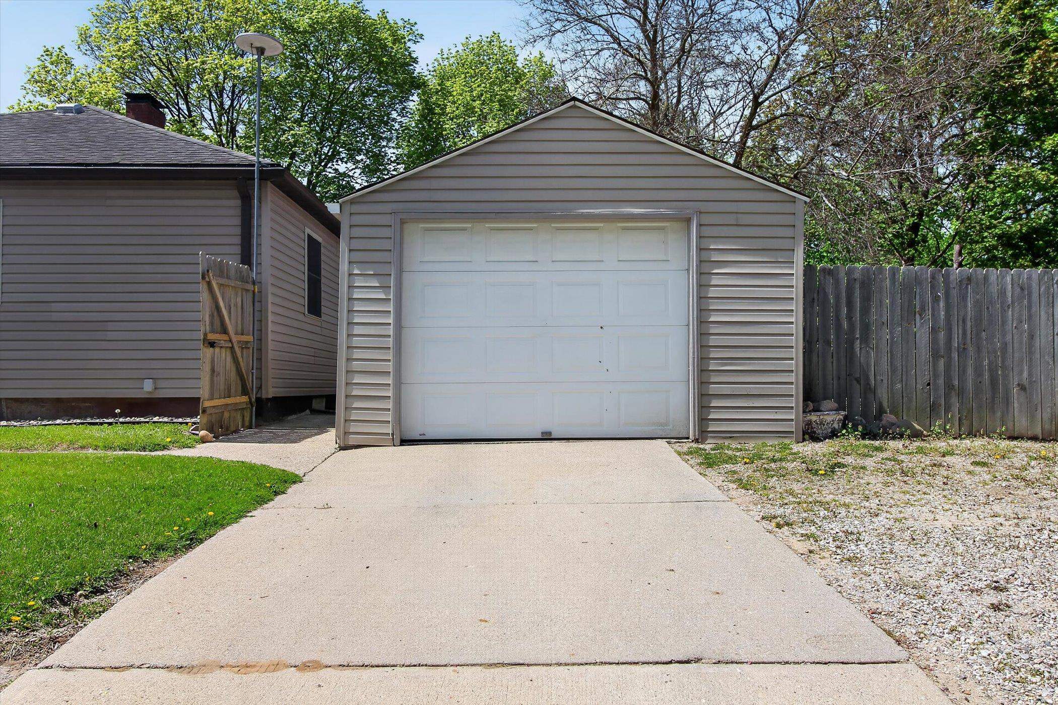 417 Washington Avenue, Alma, MI, 48801