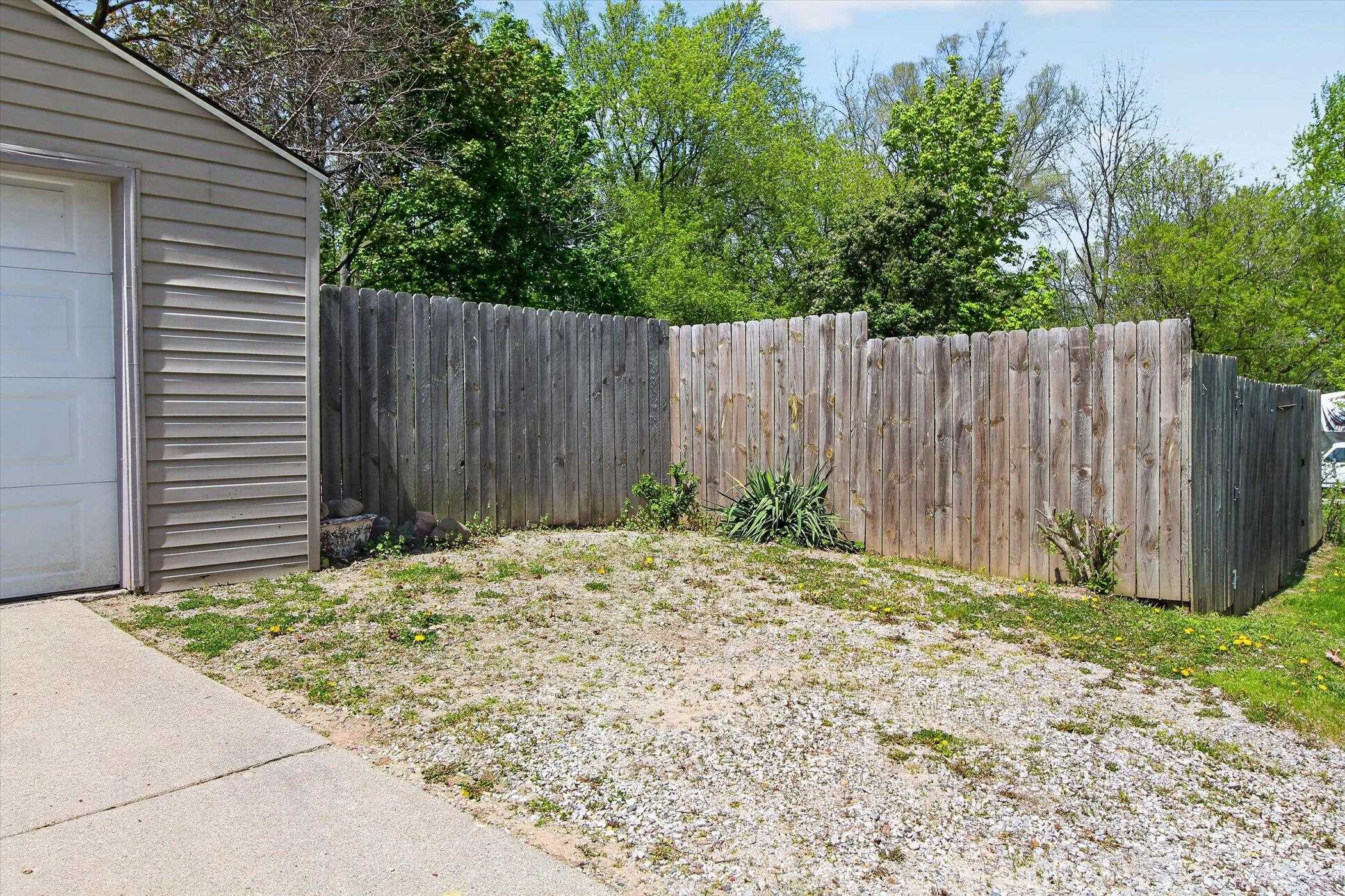 417 Washington Avenue, Alma, MI, 48801