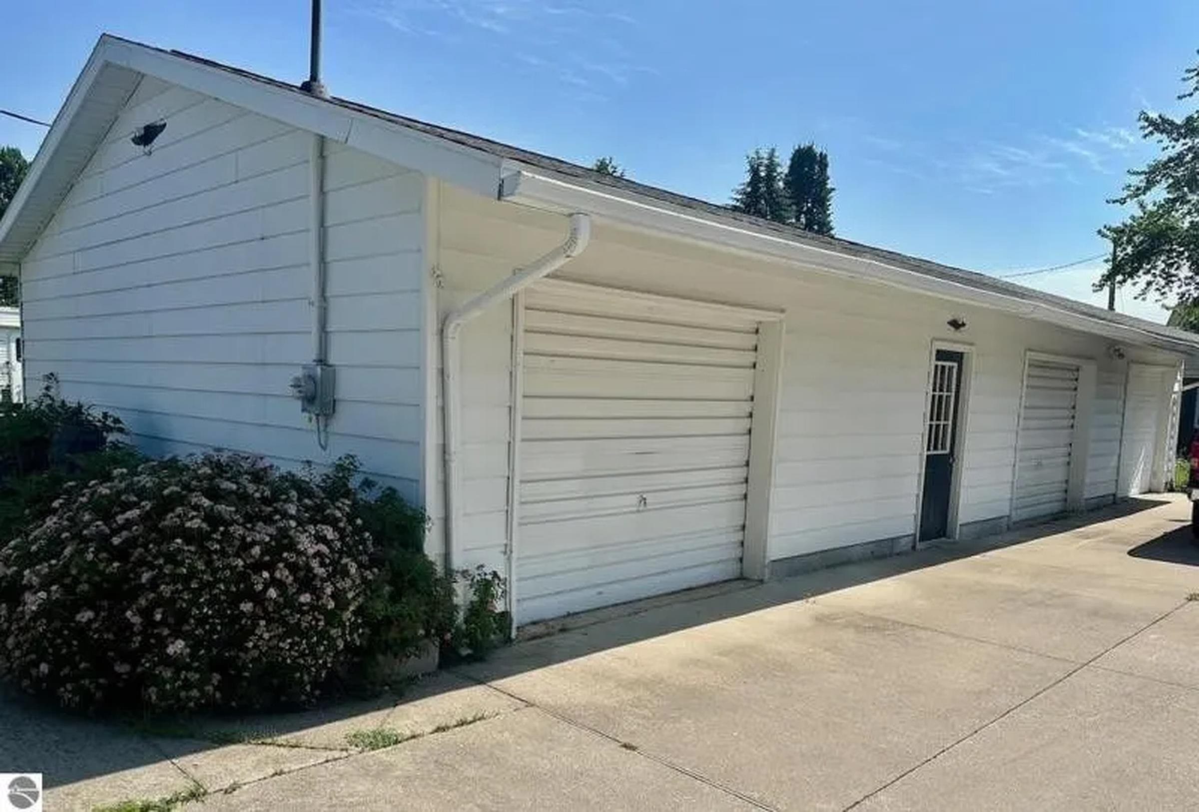4th image of 7880 W Cedar Lake Rd, Oscoda, MI 48750 | MLS# 77080068039