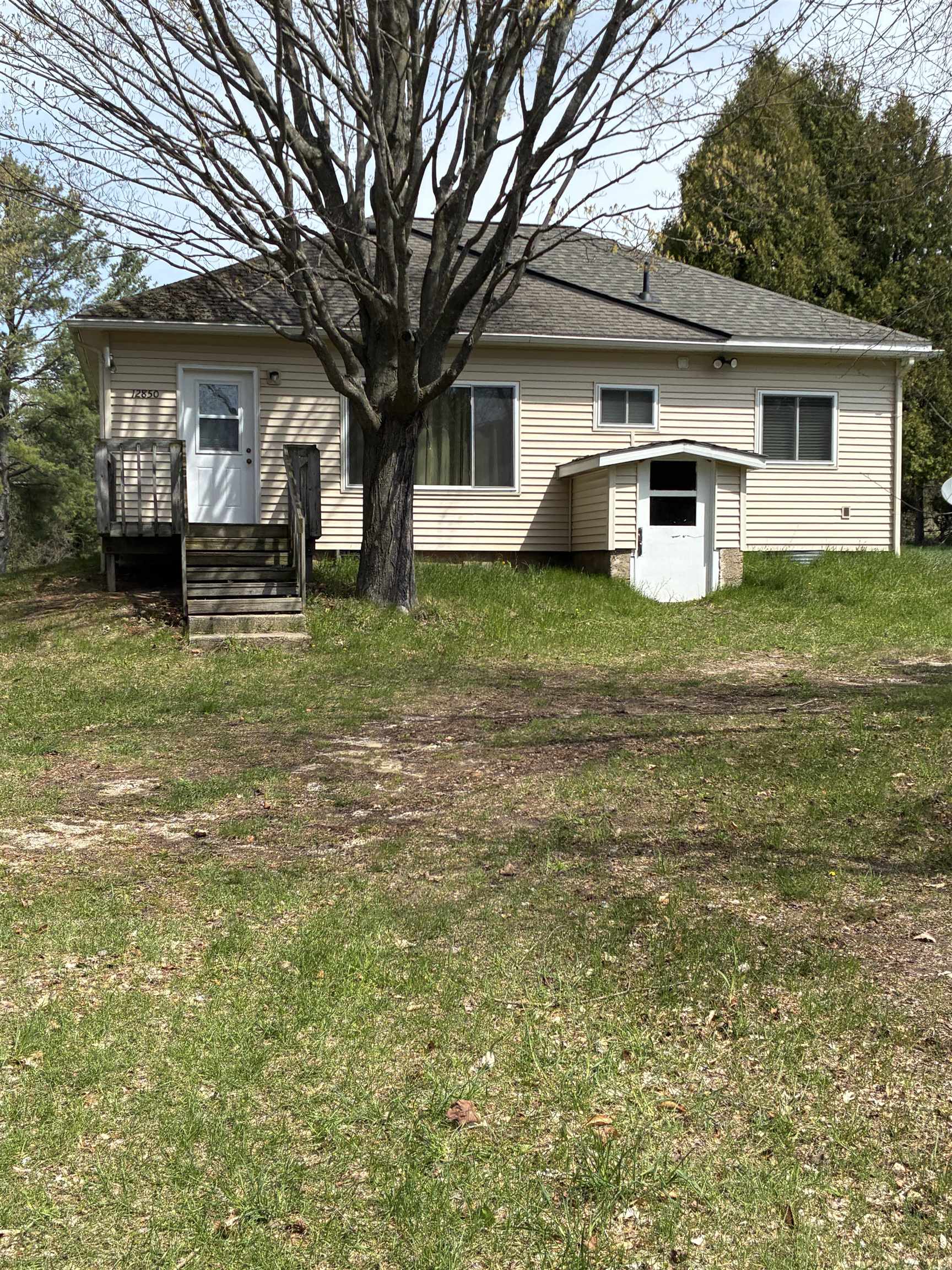 3rd image of 12850 Miller Rd, Rapid City, MI 49676 | MLS# 80068044