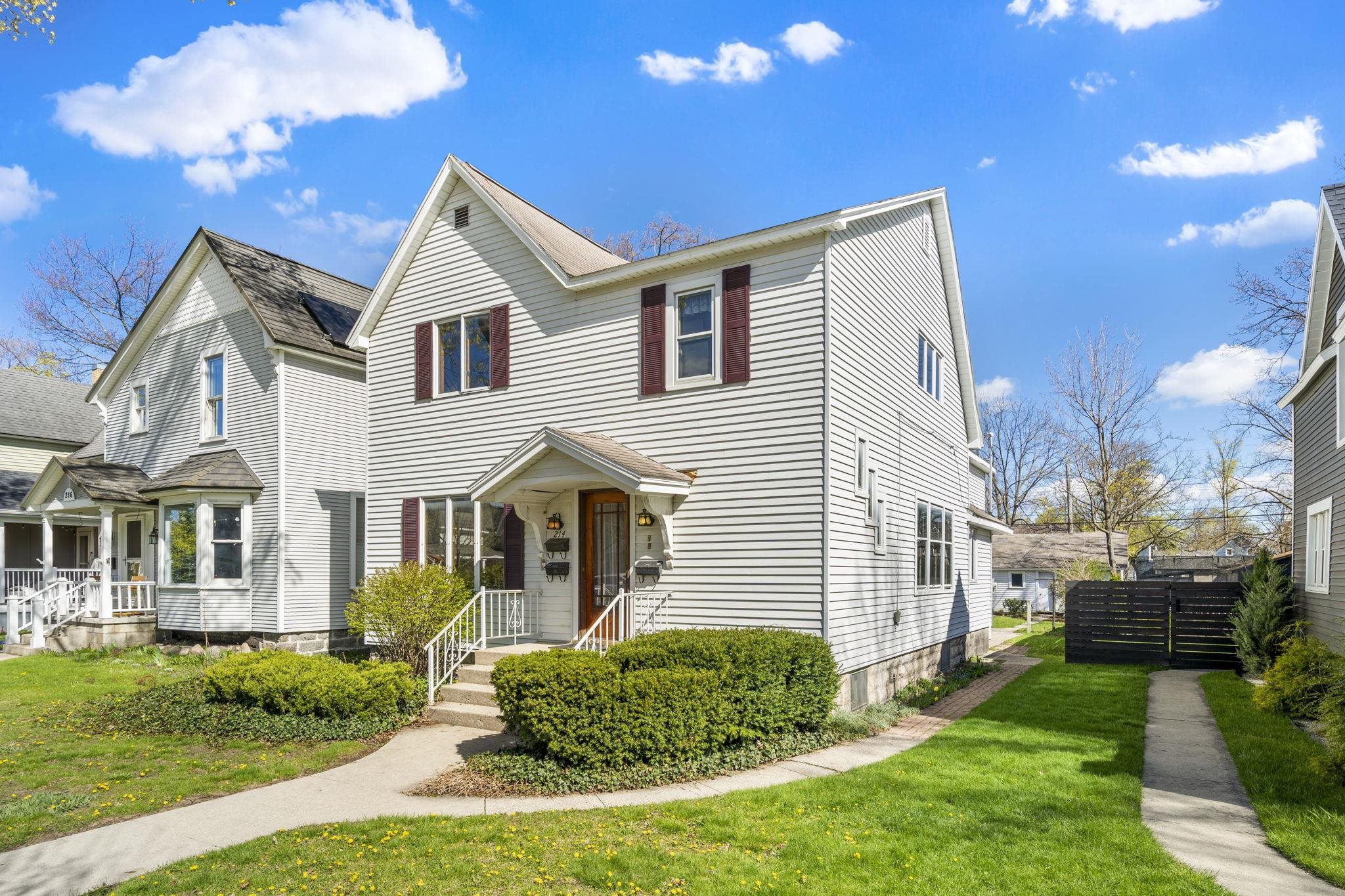 Photo 1 of Single family home for sale at 214 W 10th Street, Traverse City, MI 49684 | MLS# 78080068241 | Listing updated on 2026-09-18