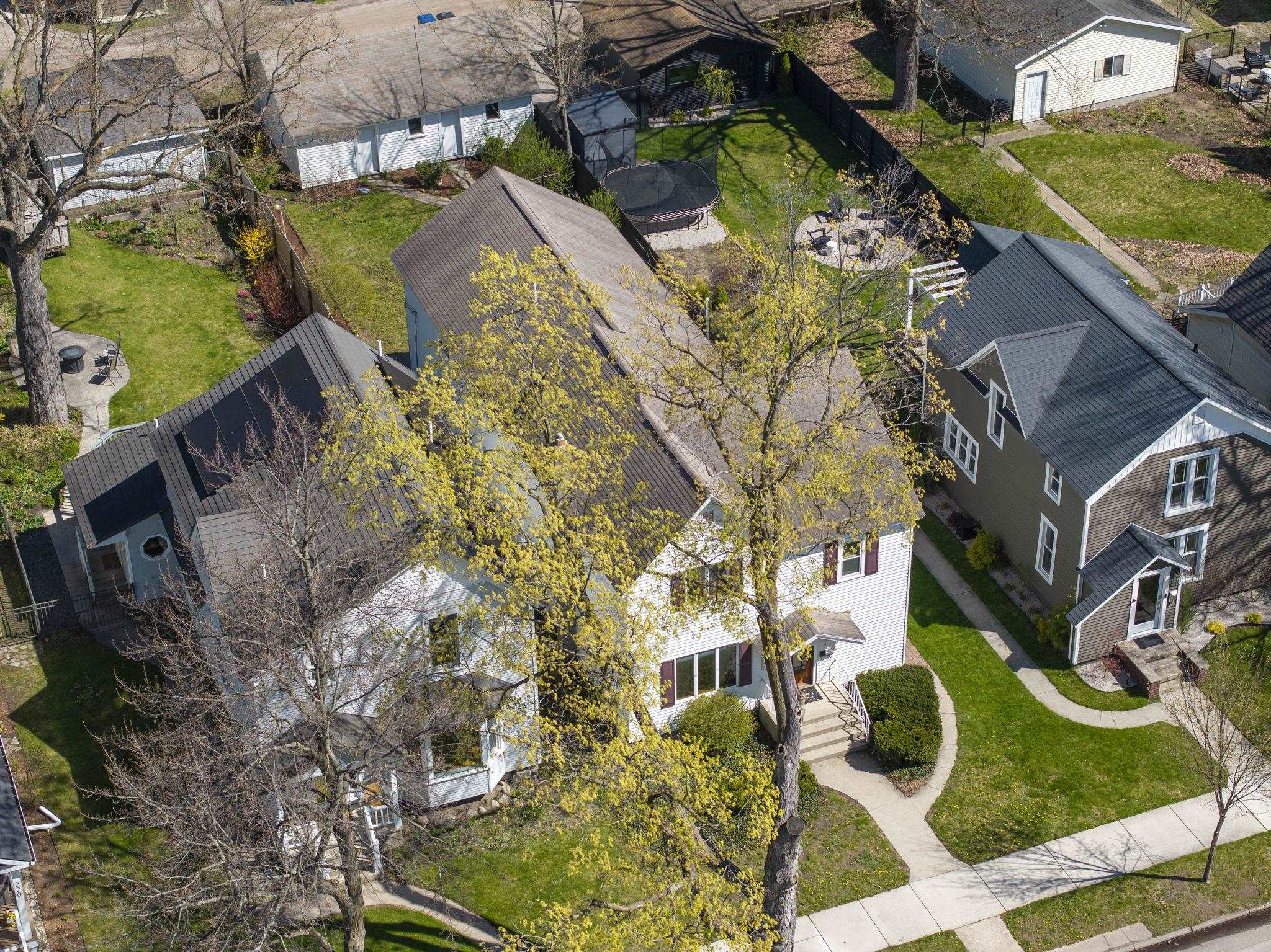 Photo 3 of Single family home for sale at 214 W 10th Street, Traverse City, MI 49684 | MLS# 78080068241 | Listing updated on 2026-09-18