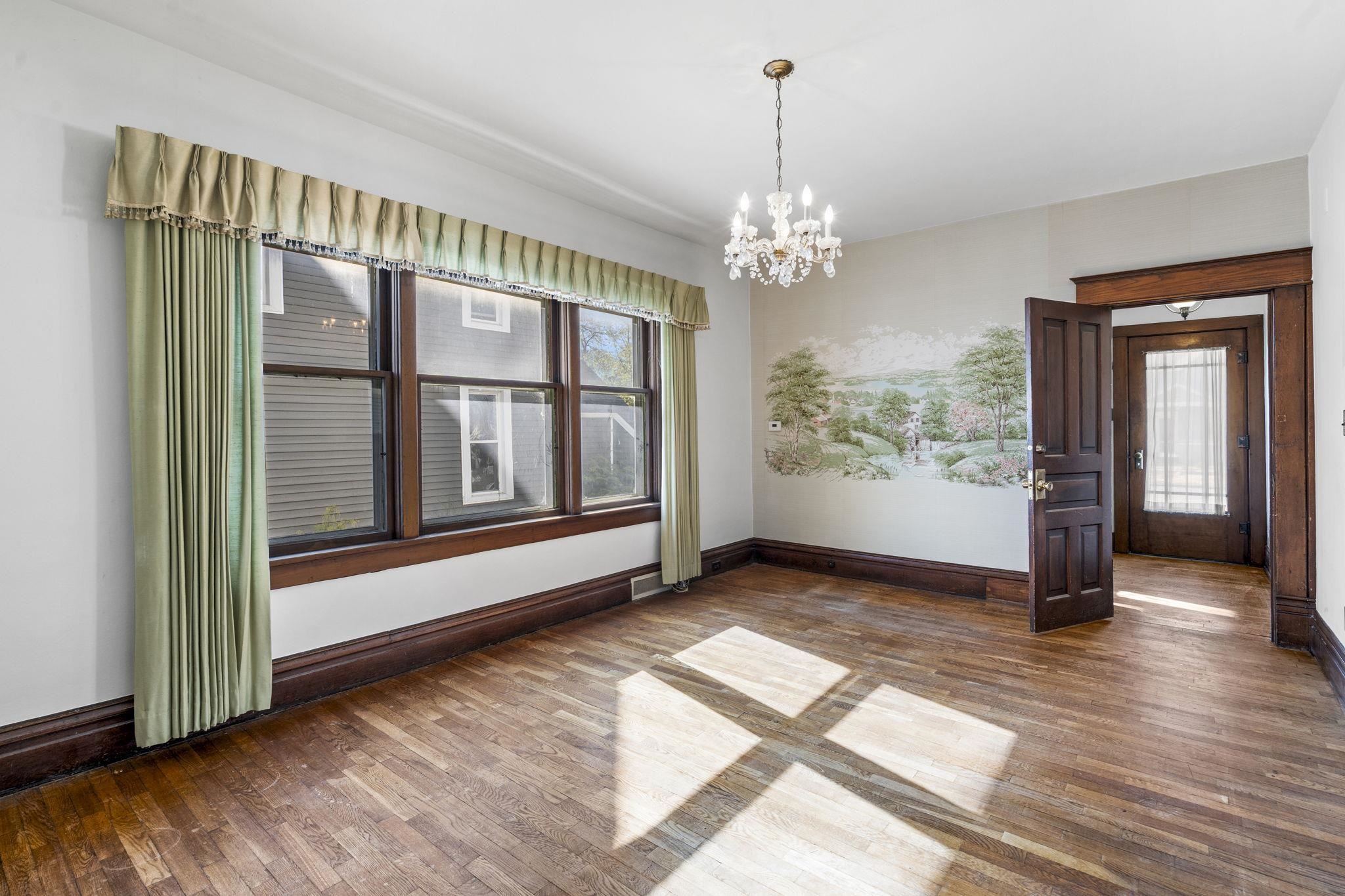 Photo 4 of Single family home for sale at 214 W 10th Street, Traverse City, MI 49684 | MLS# 78080068241 | Listing updated on 2026-09-18