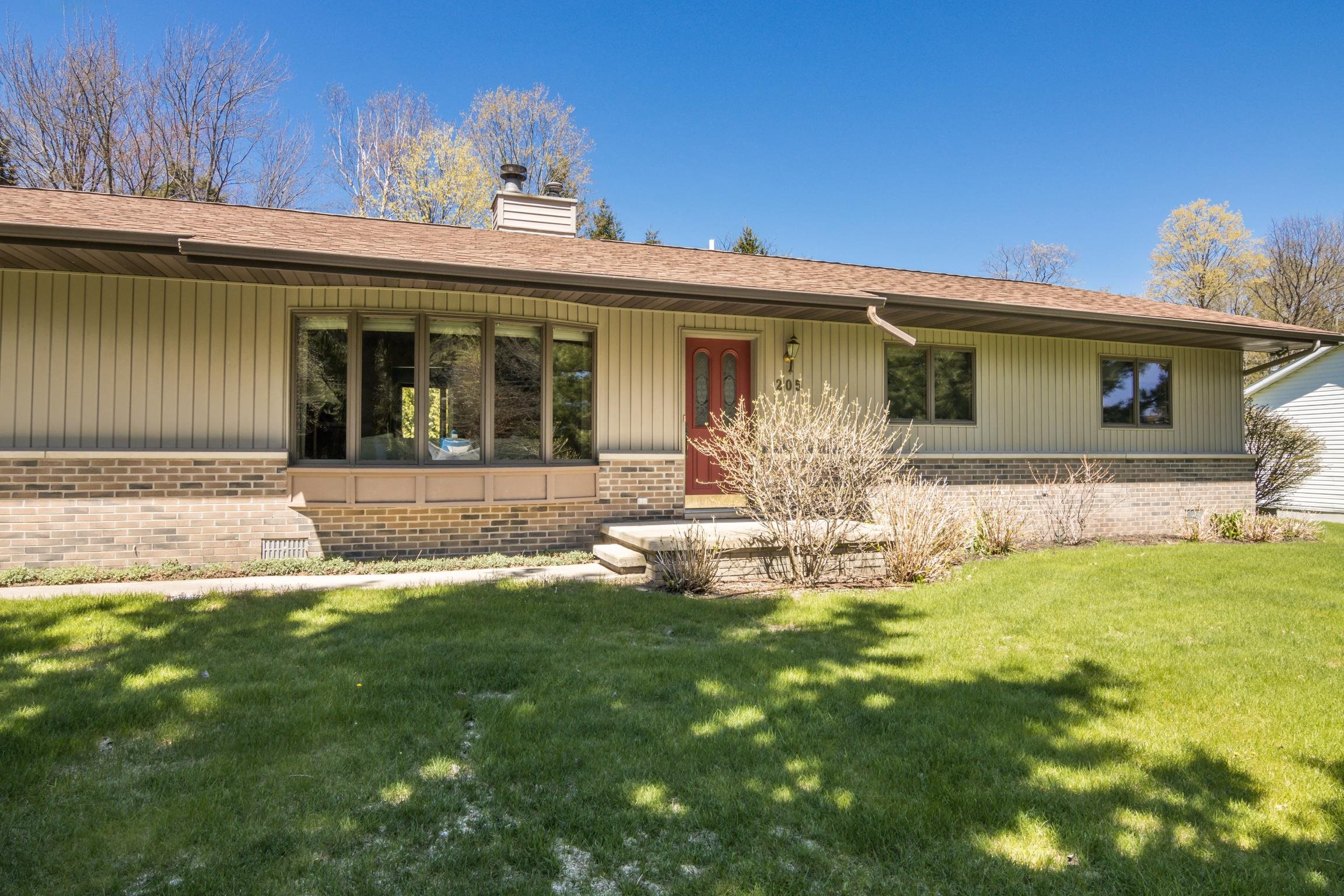 Homes for sale in Leelanau Township Leelanau, MI | 205 E Seventh St, Leelanau Township Leelanau, MI 49670 | MLS# 78080068425