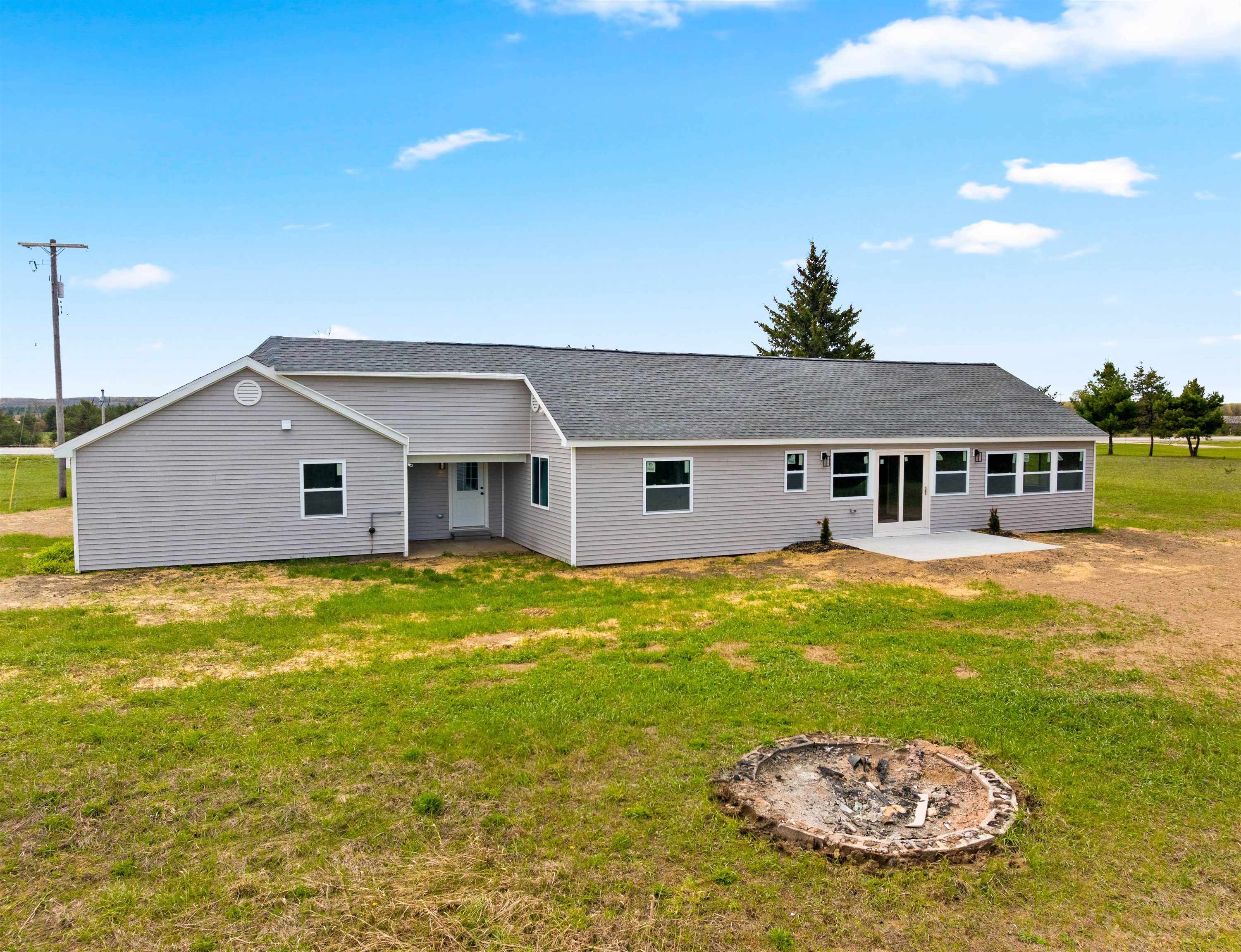 4th image of 5568 S Us-131, Mancelona, MI 49659 | MLS# 78080068581