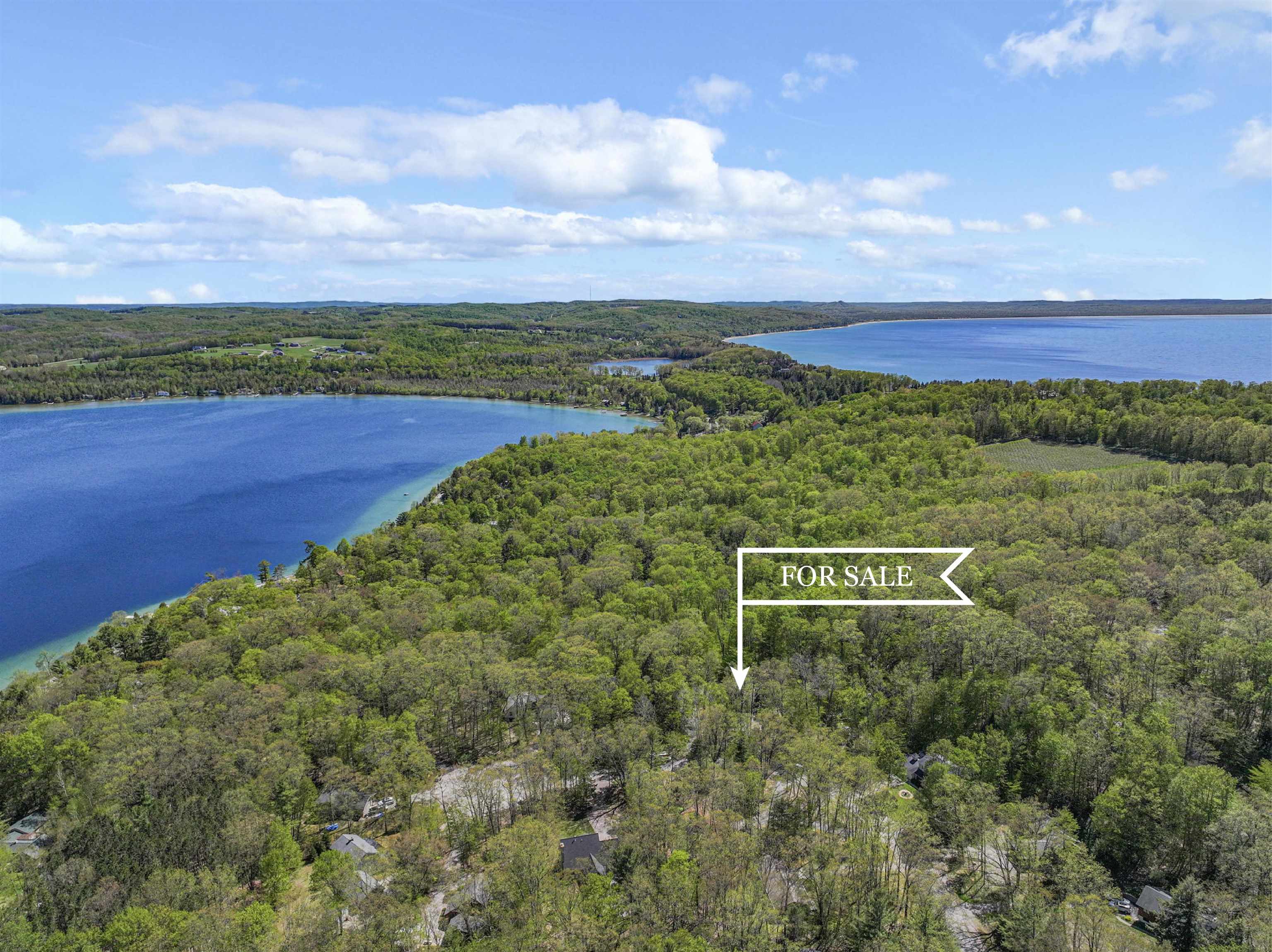 2nd image of 4021 E Oxford Dr, Leland, MI 49654 | MLS# 78080068617