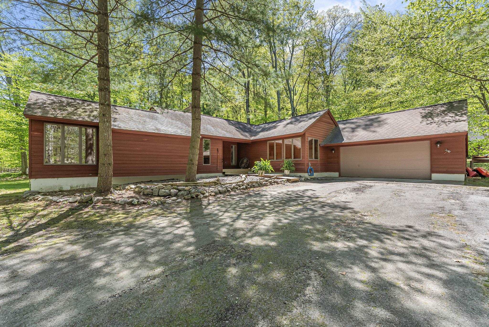 5th image of 4021 E Oxford Dr, Leland, MI 49654 | MLS# 78080068617