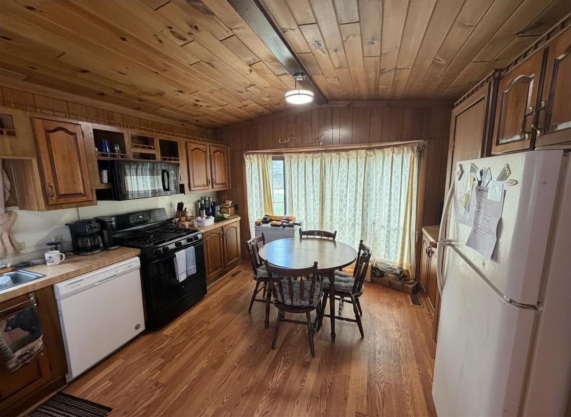 5th image of 2245 Edgewood, Farwell, MI 48622 | MLS# 79080068622