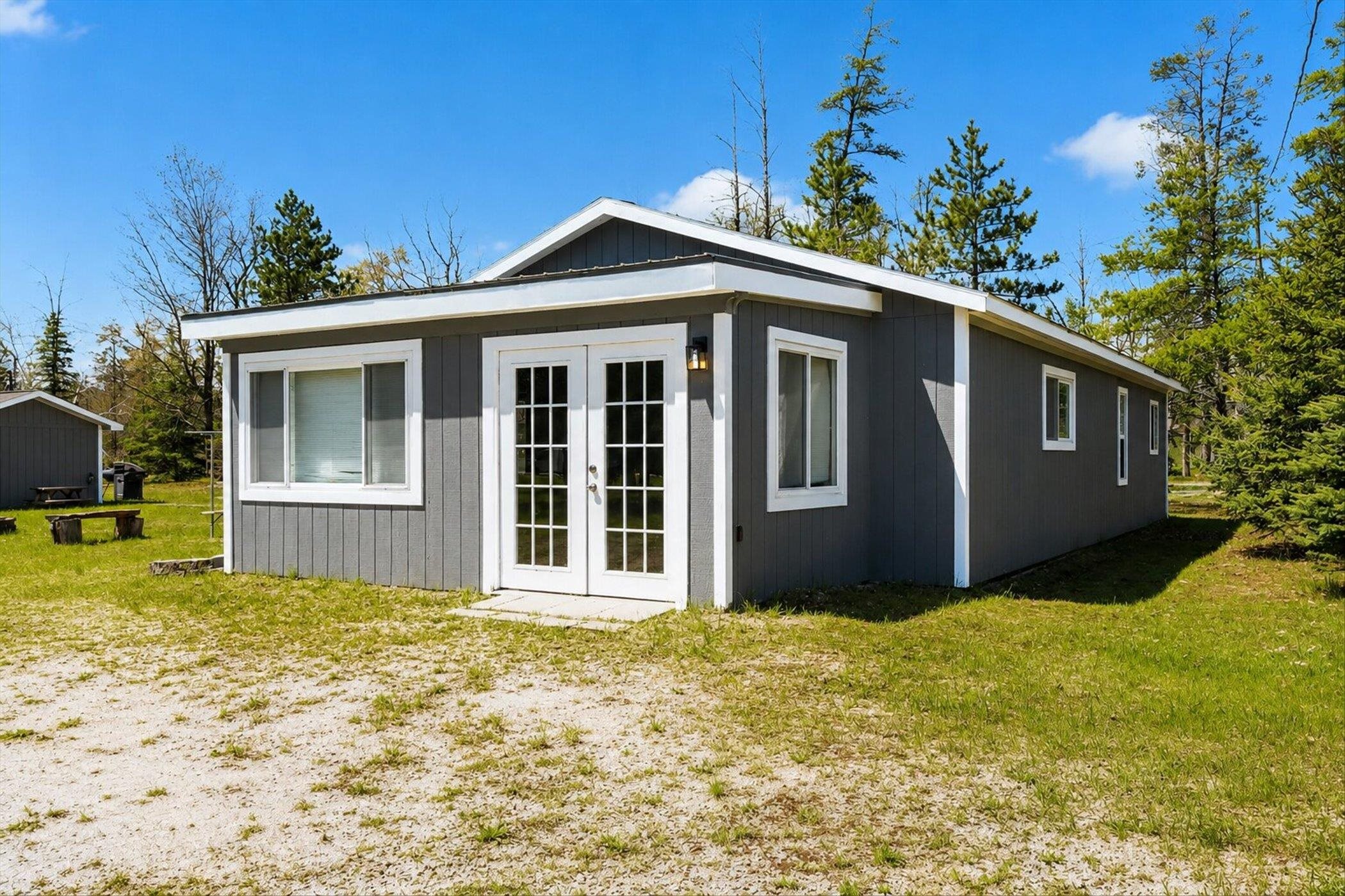 Homes for sale in Grayling, MI | 3144 S Wakeley Bridge Rd, Grayling, MI 49738 | MLS# 80068660