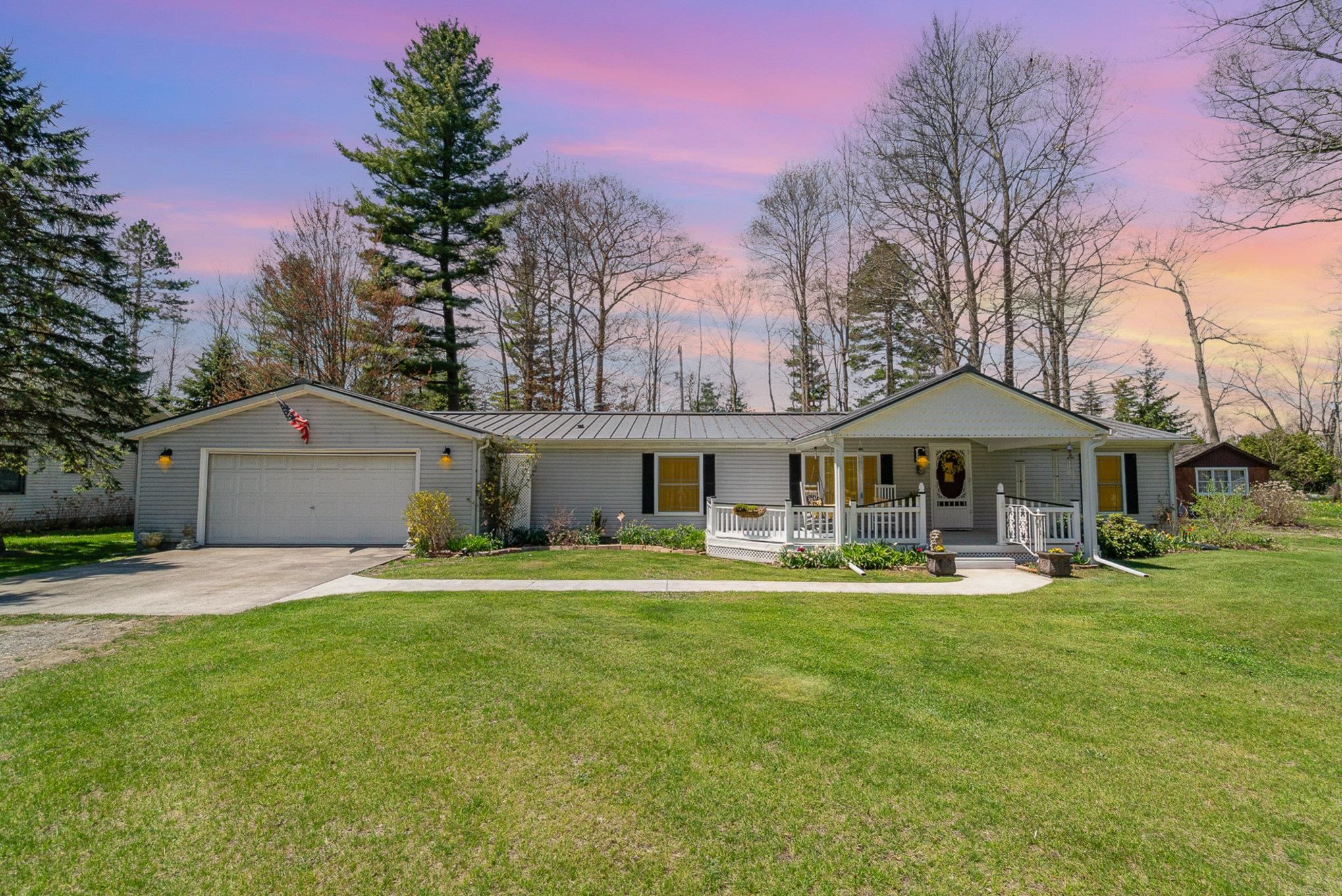2nd image of 2423 West Dr, Tawas City, MI 48763 | MLS# 80068694
