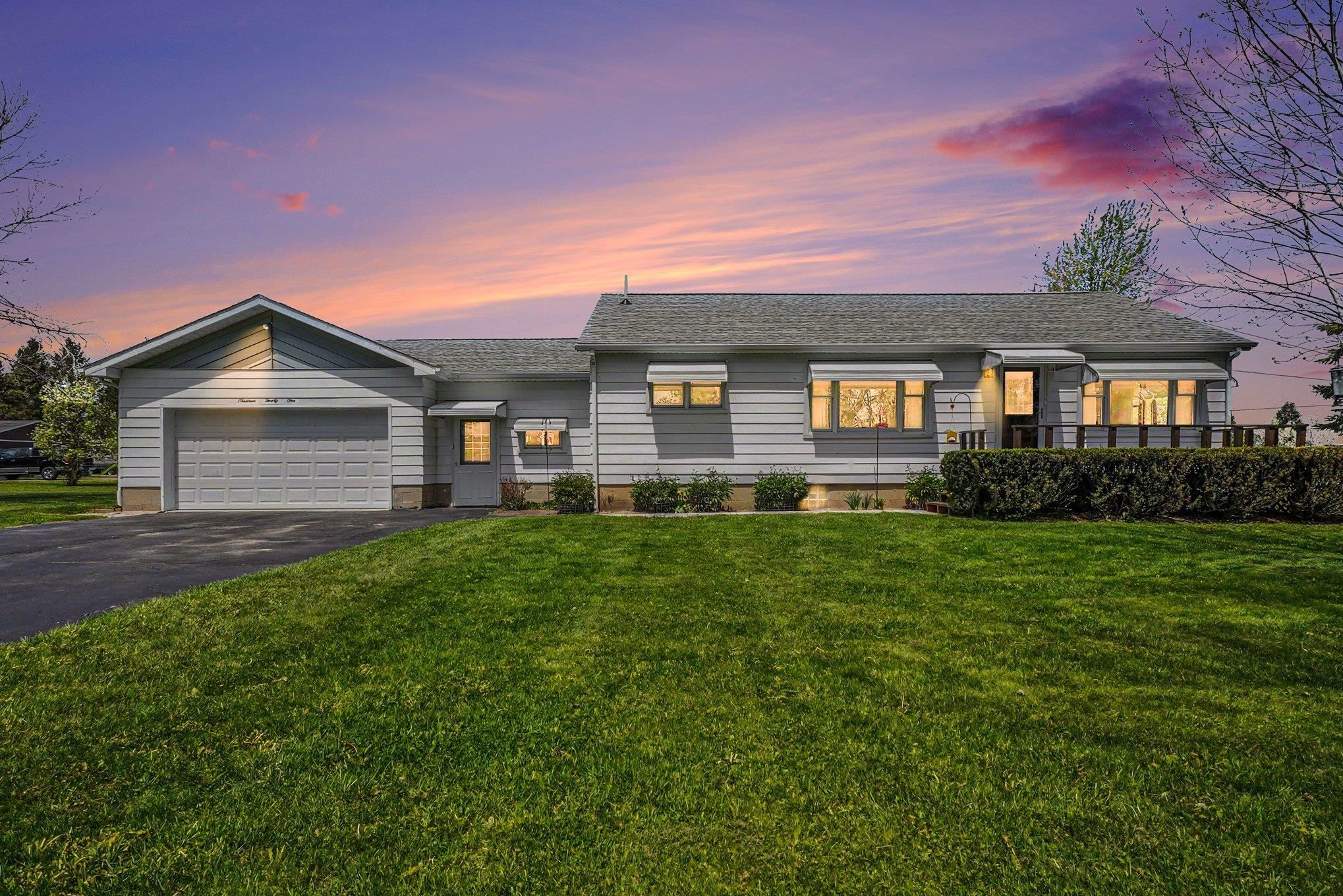 2nd image of 1921 N Huron Rd, Tawas City, MI 48763 | MLS# 80068697