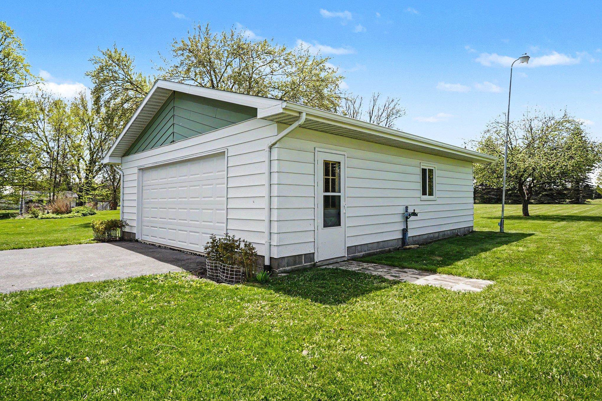 5th image of 1921 N Huron Rd, Tawas City, MI 48763 | MLS# 80068697